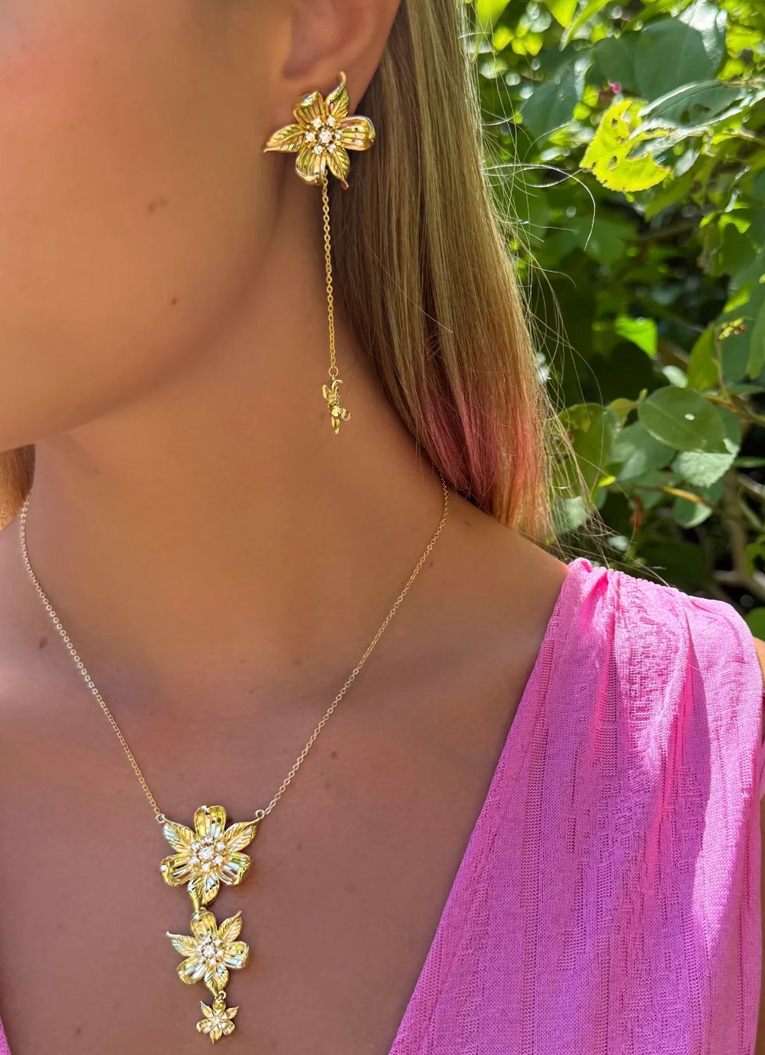 Sakura hanging earring - guld