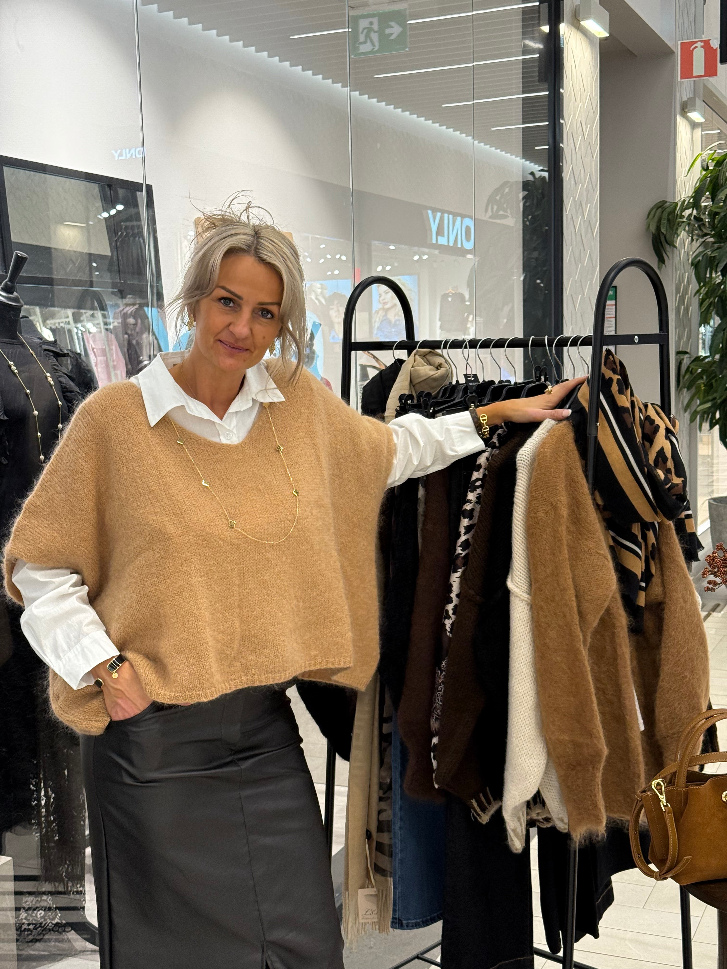 Mohair poncho kamel