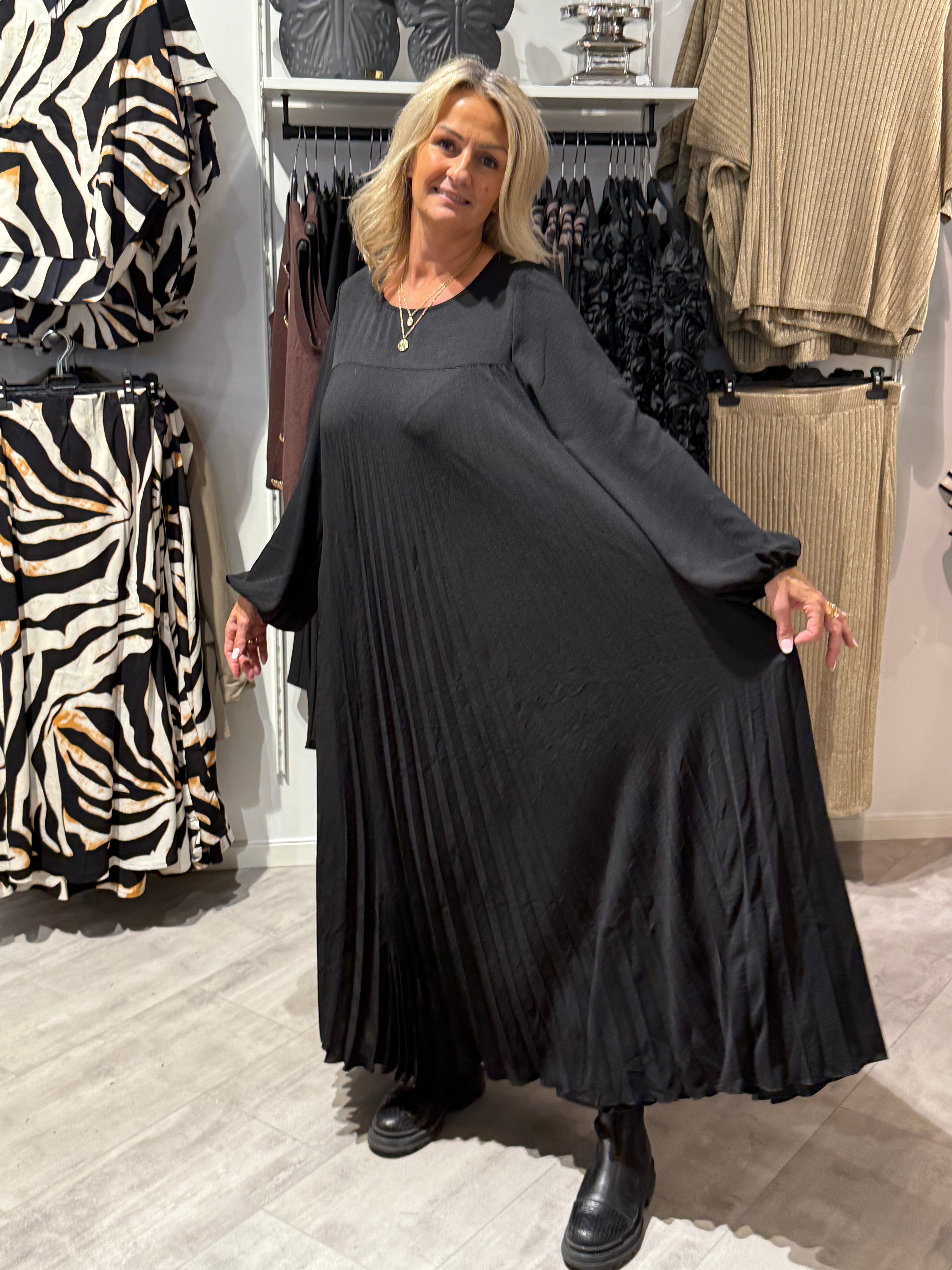 Majo maxi dress black