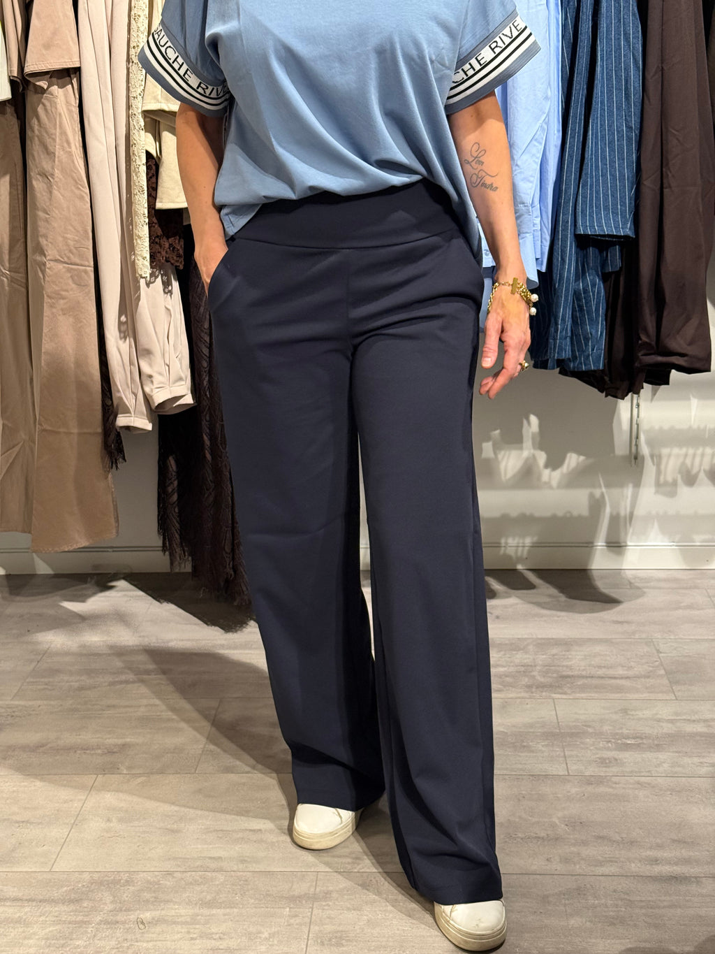 Vid mjuk byxa- marinblå