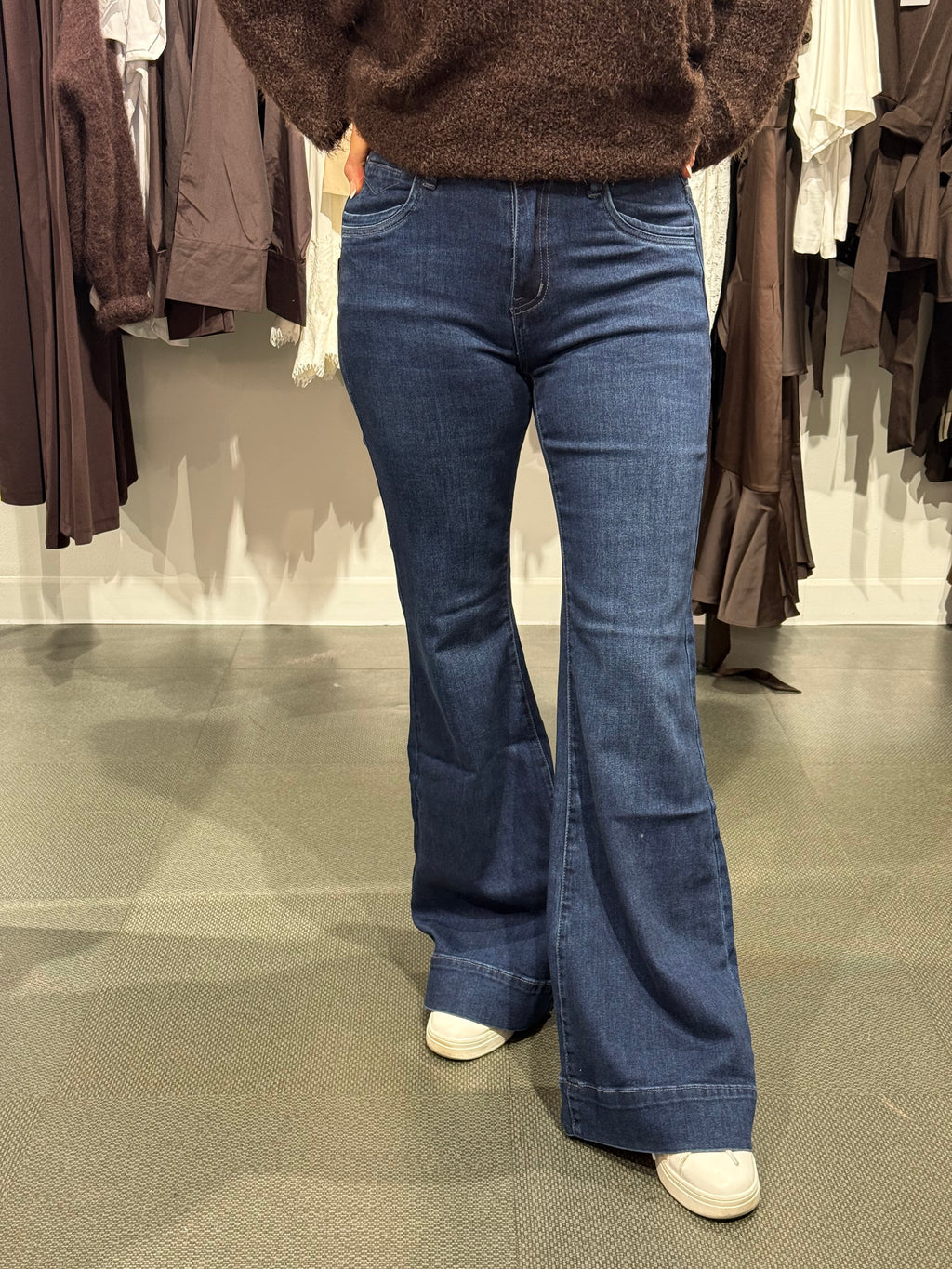 TOXIK WIDE FLARE - MEDIUM WASH