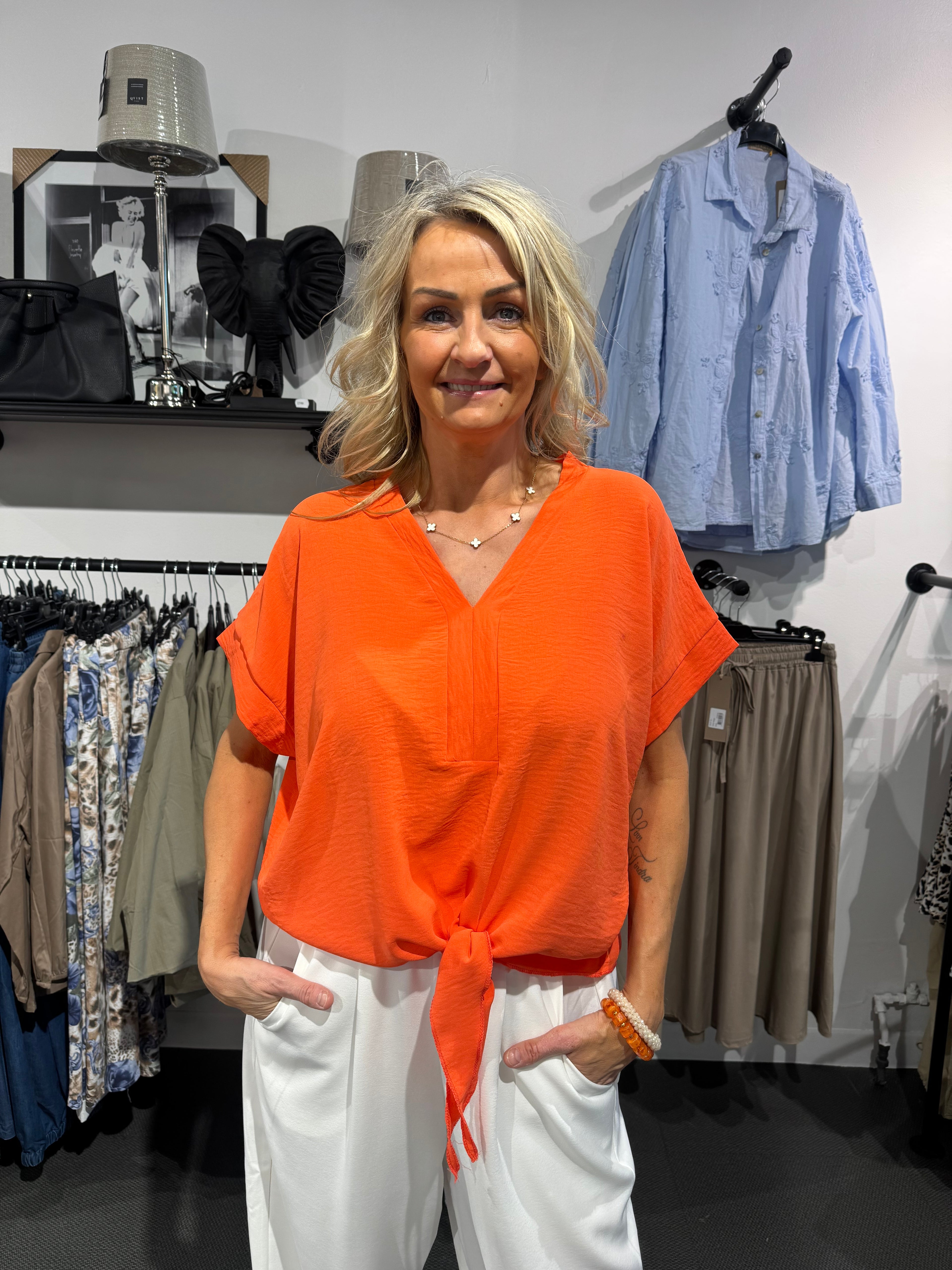 Topp med knyt orange