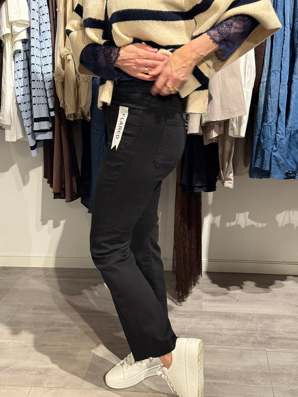 Flare jeans pocket - svart