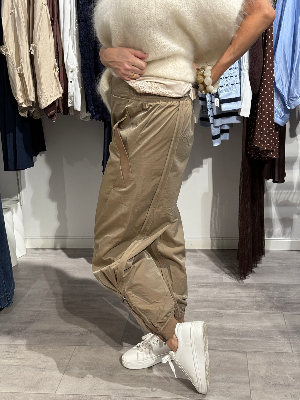 MollieGO pants- dark camel