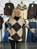LONG KNITTED SWEATER - Black/beige
