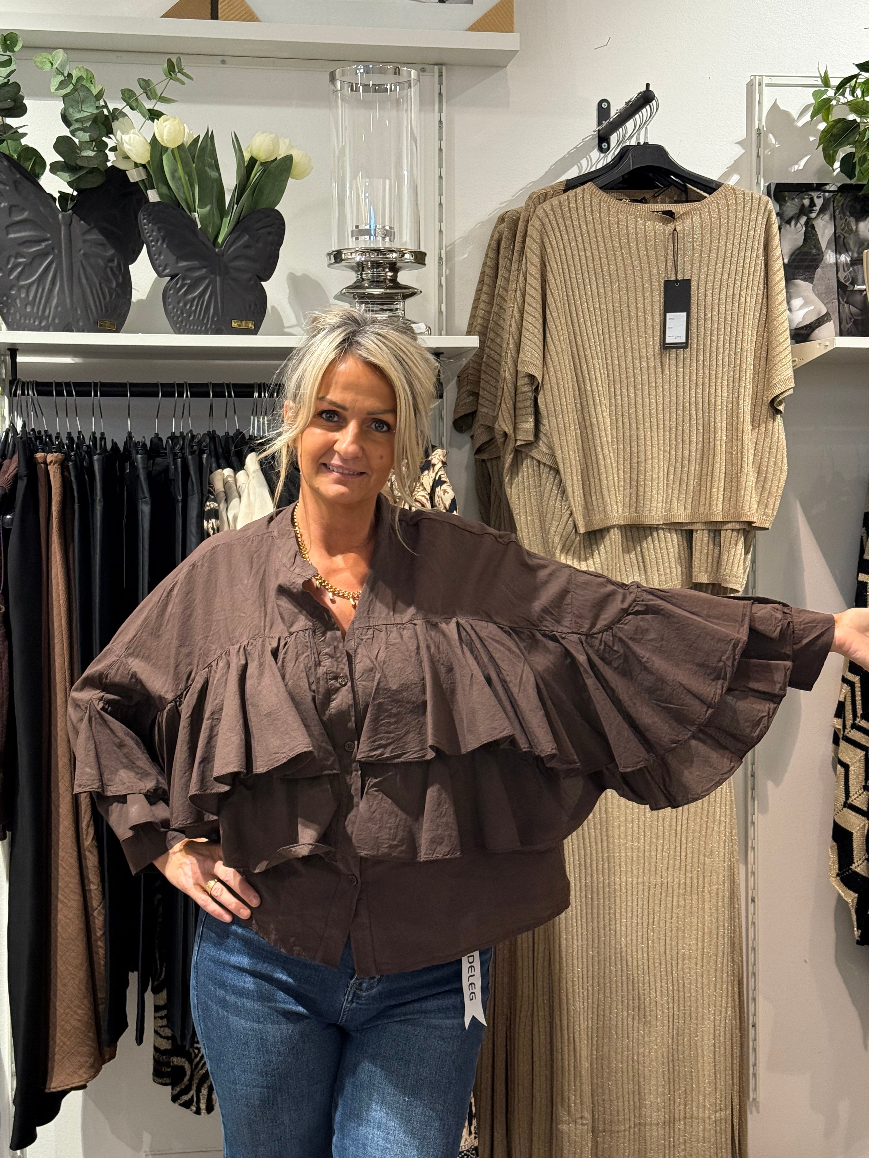 Volang blus brun
