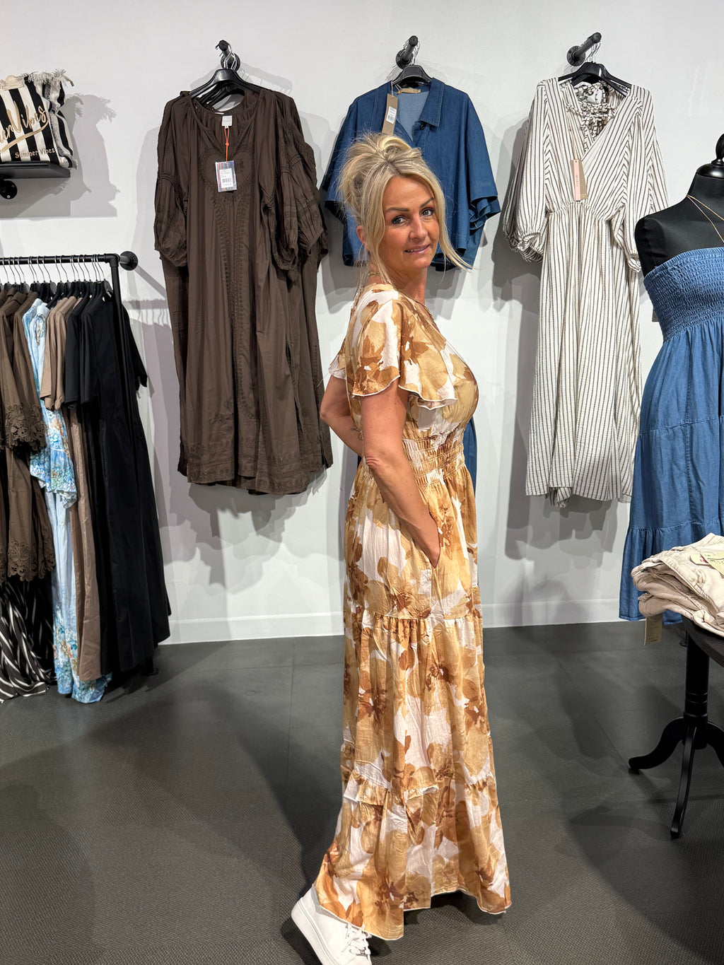 Lisa dress- golden