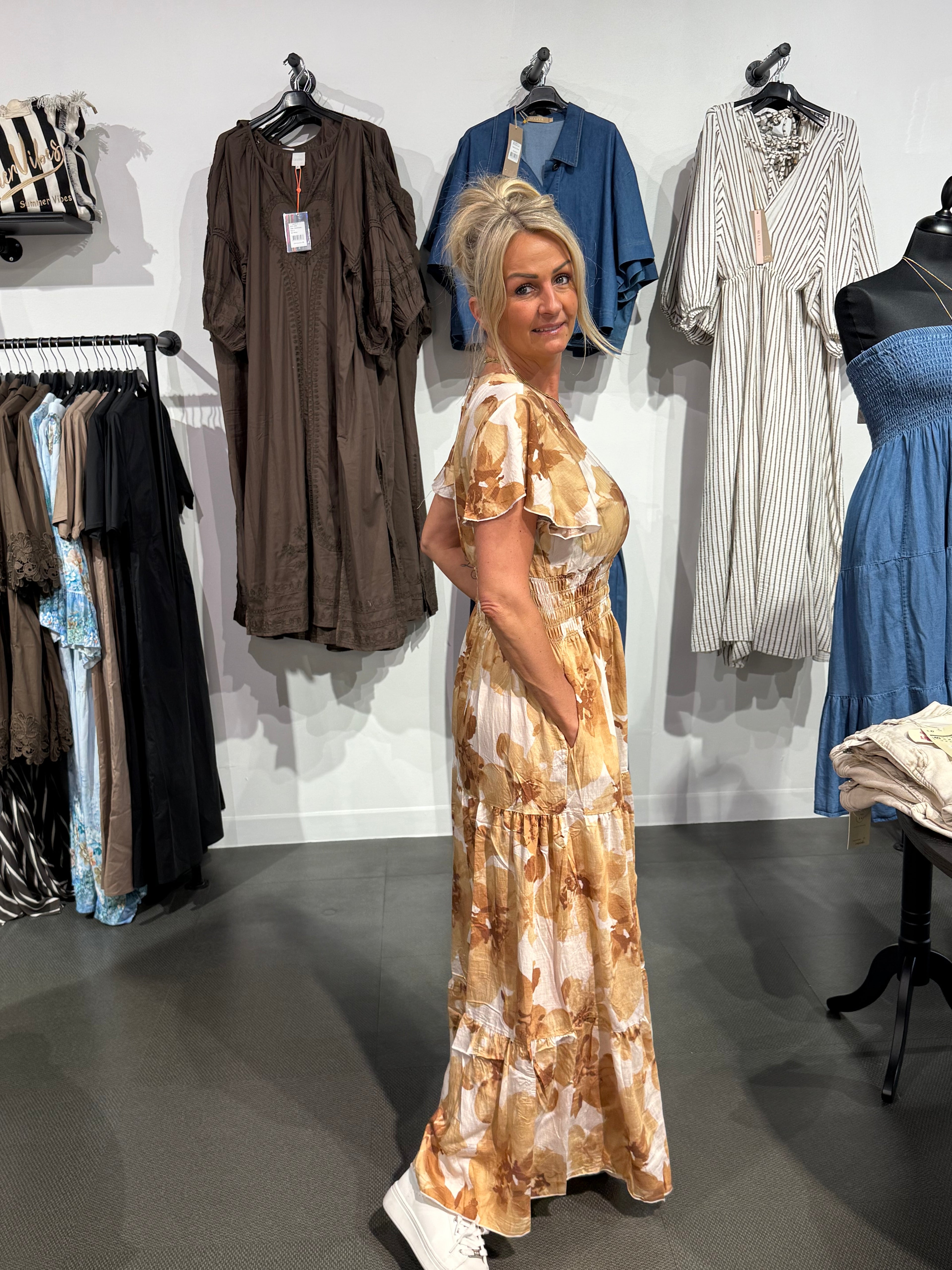 Lisa dress- golden