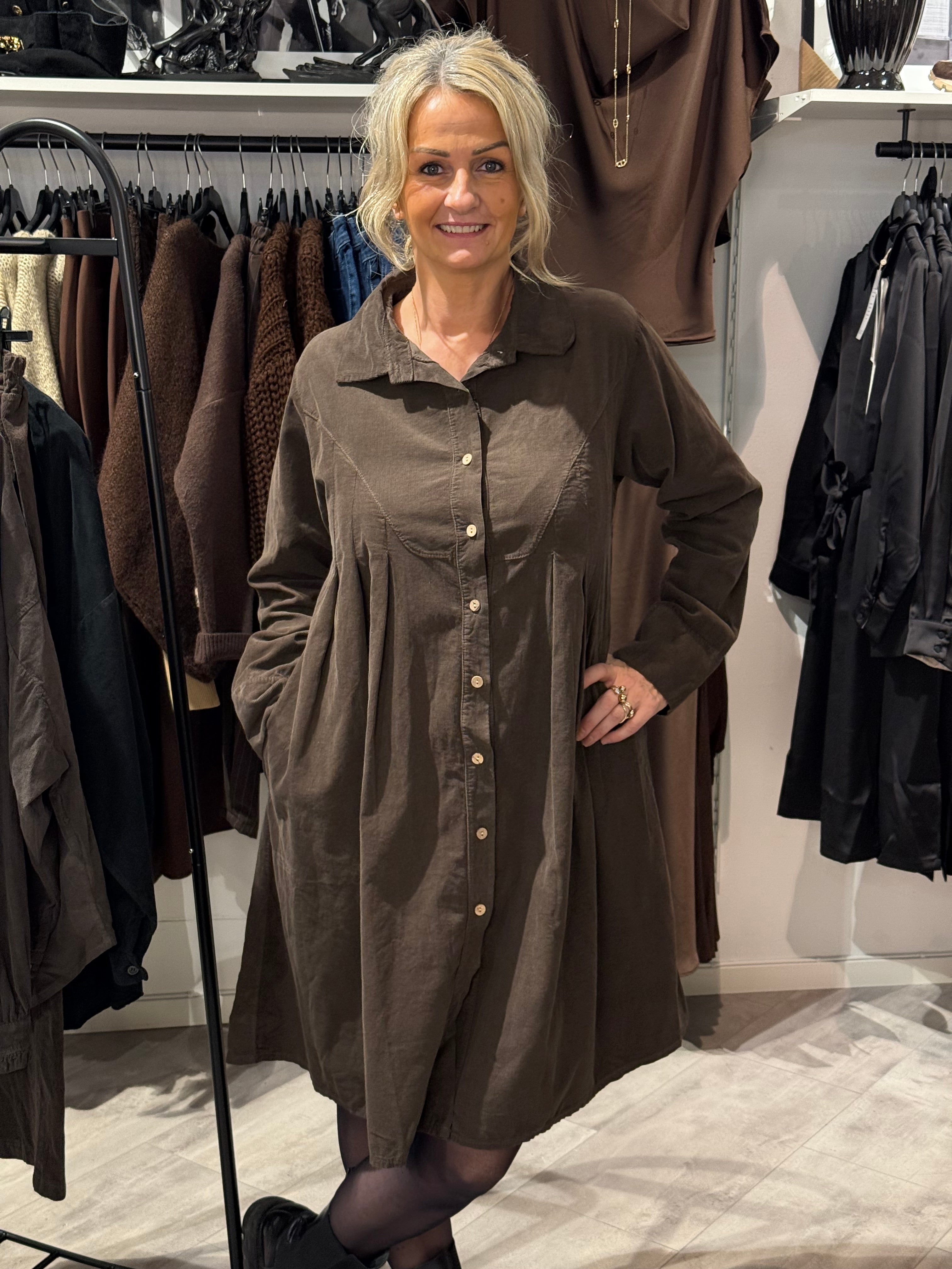 MDCGUNVOR KLÄNNING - BRUN