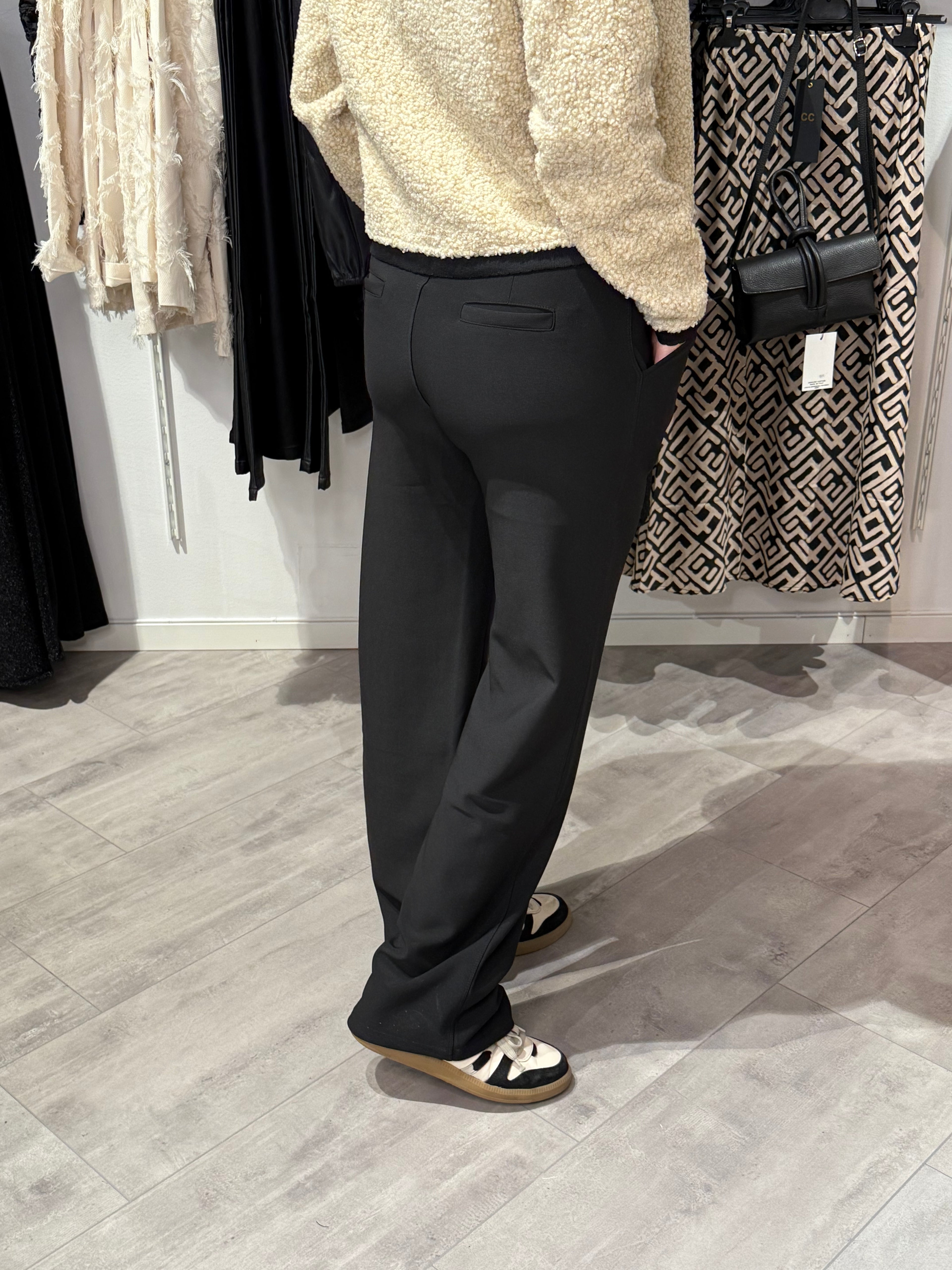 Mjukis kostym byxa med hällor