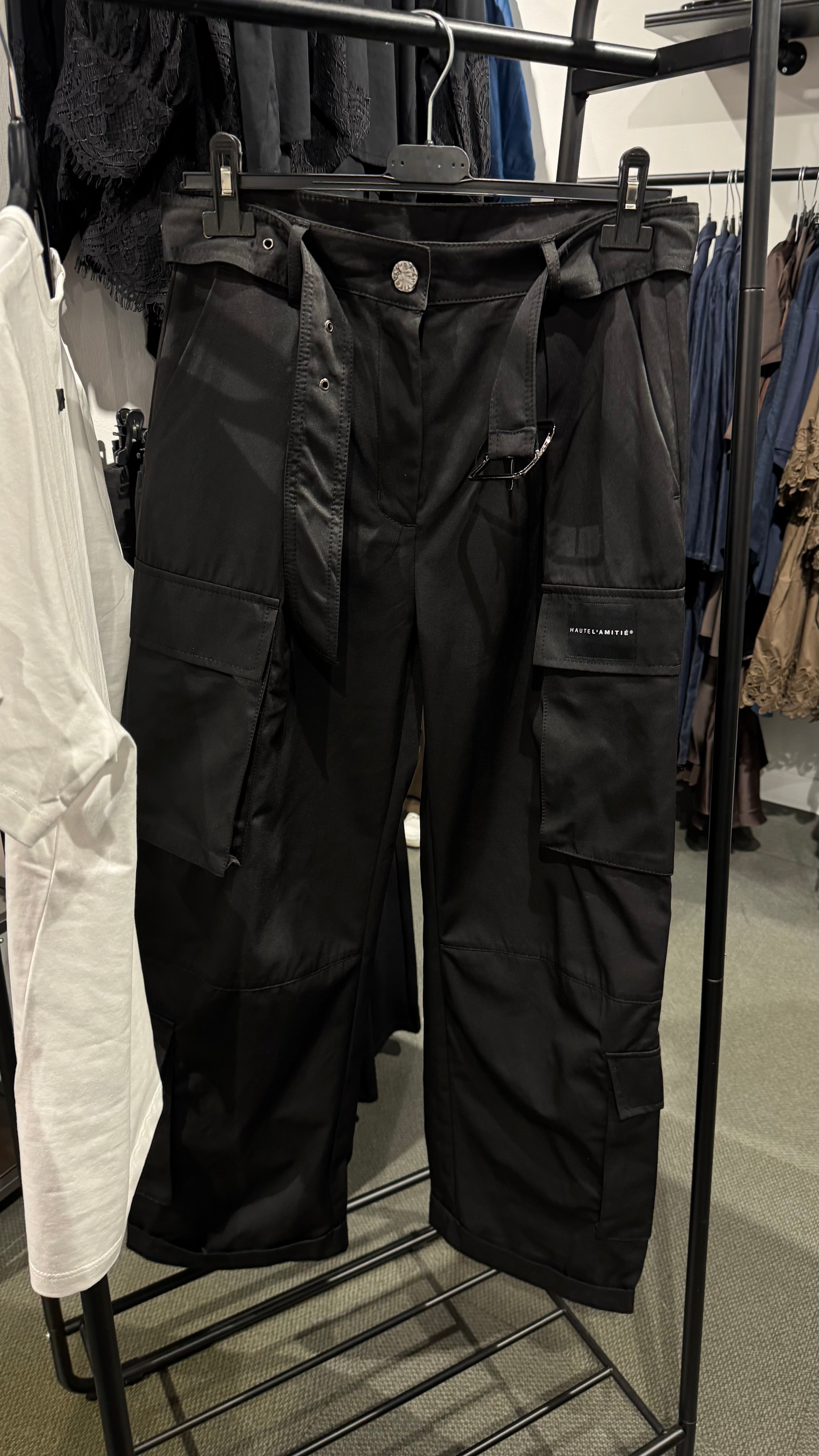 HL Rabi cargo pant - black