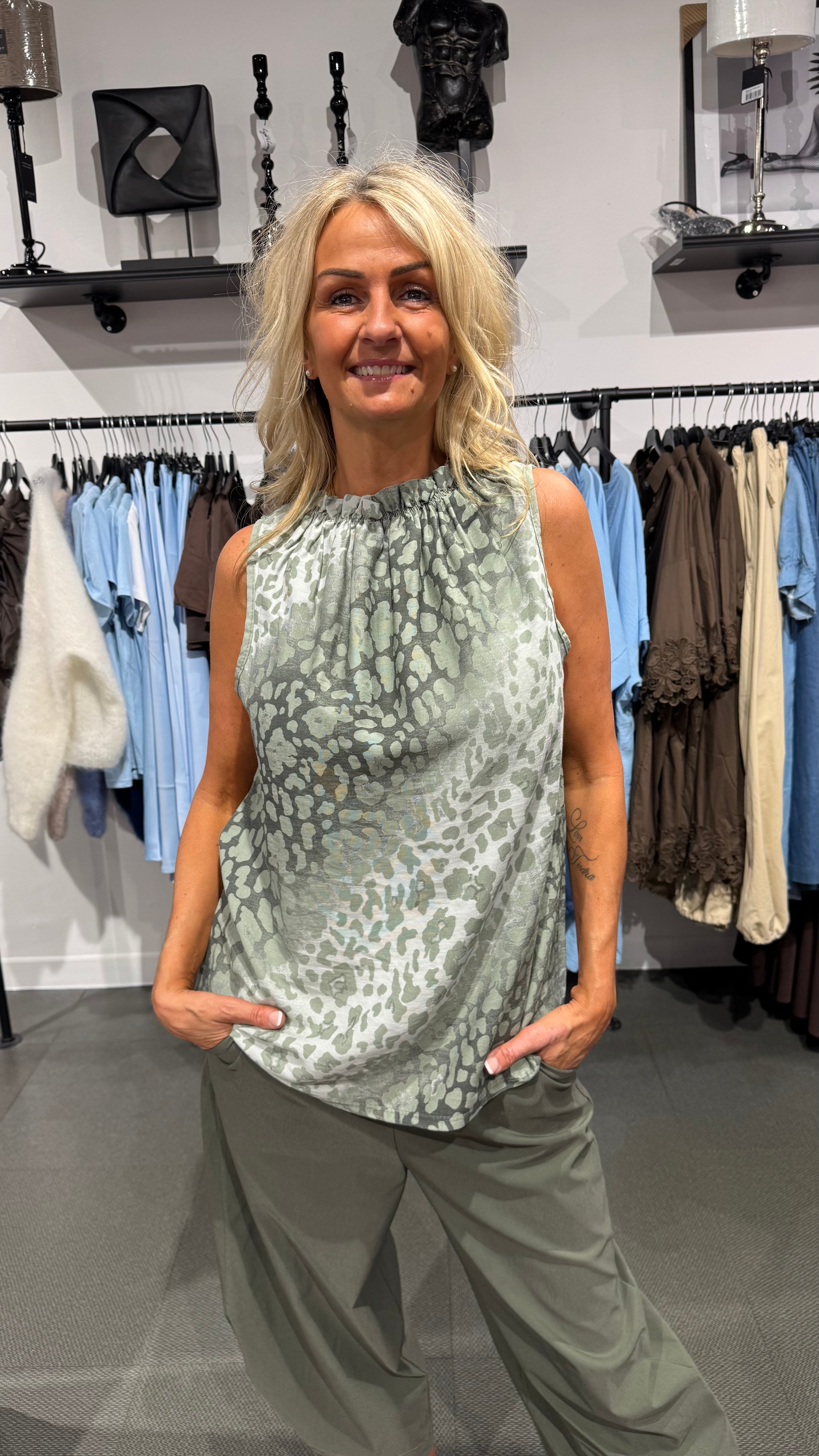 MdcLucina topp - green Leo
