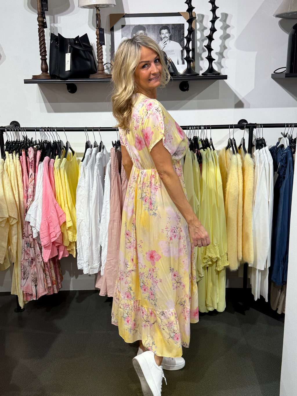 Camilla klänning - blommor gul