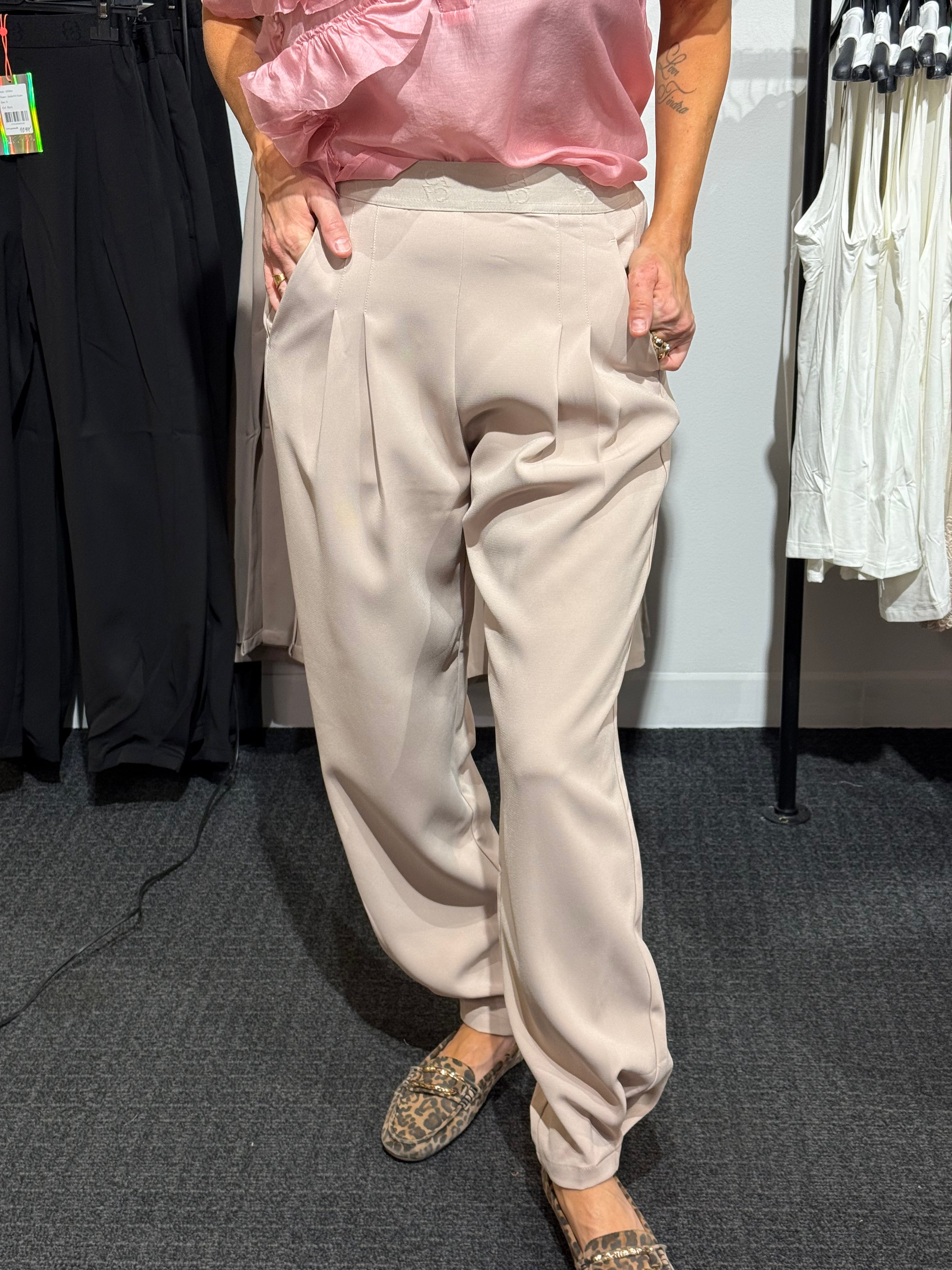 AtalieGO pants beige