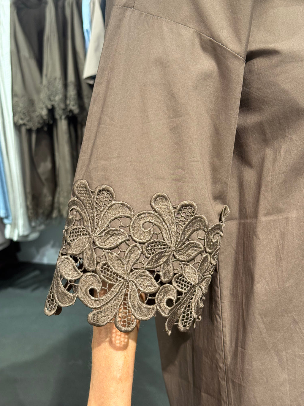 Klara Embrodery Dress - Brown