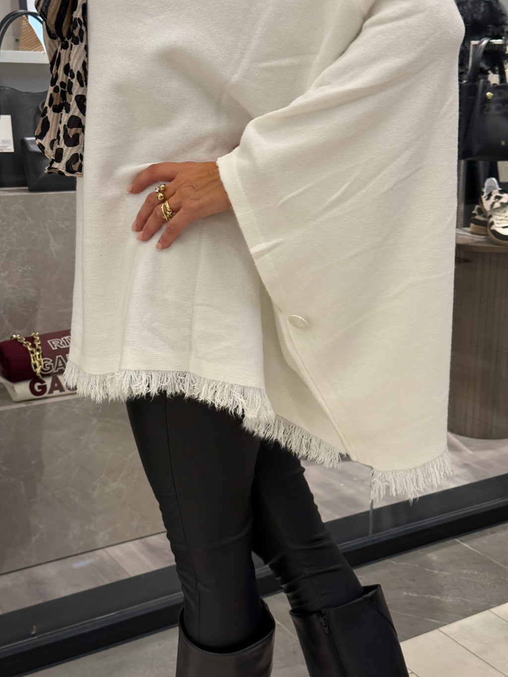 Poncho cream white