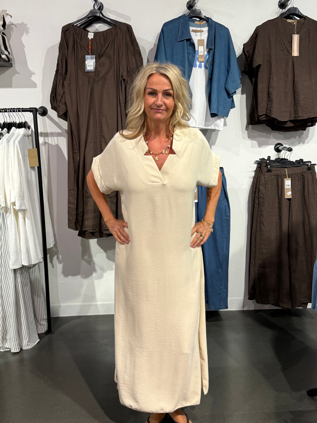 Smilla klänning- beige