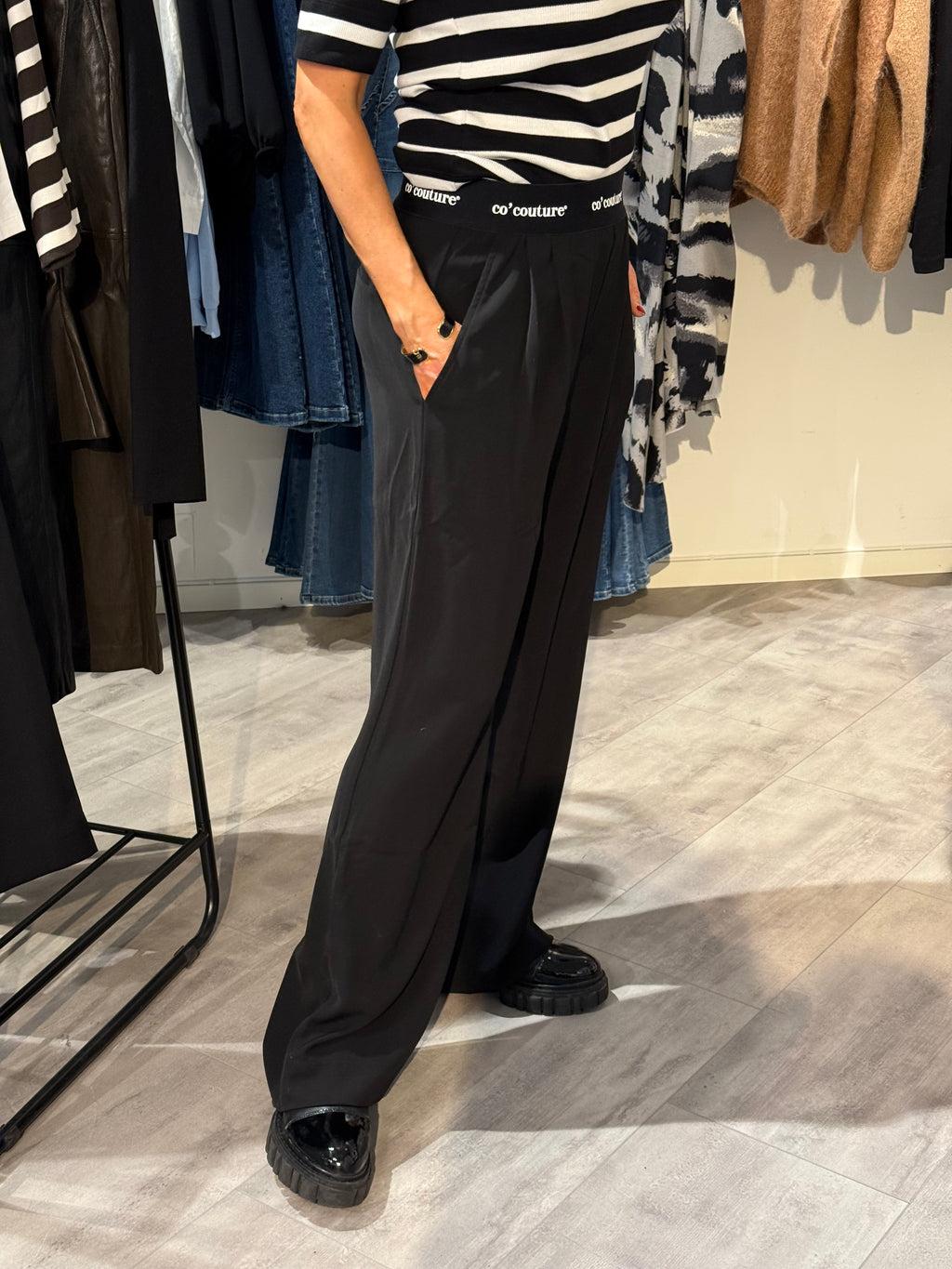 CC Amina logo pant - black