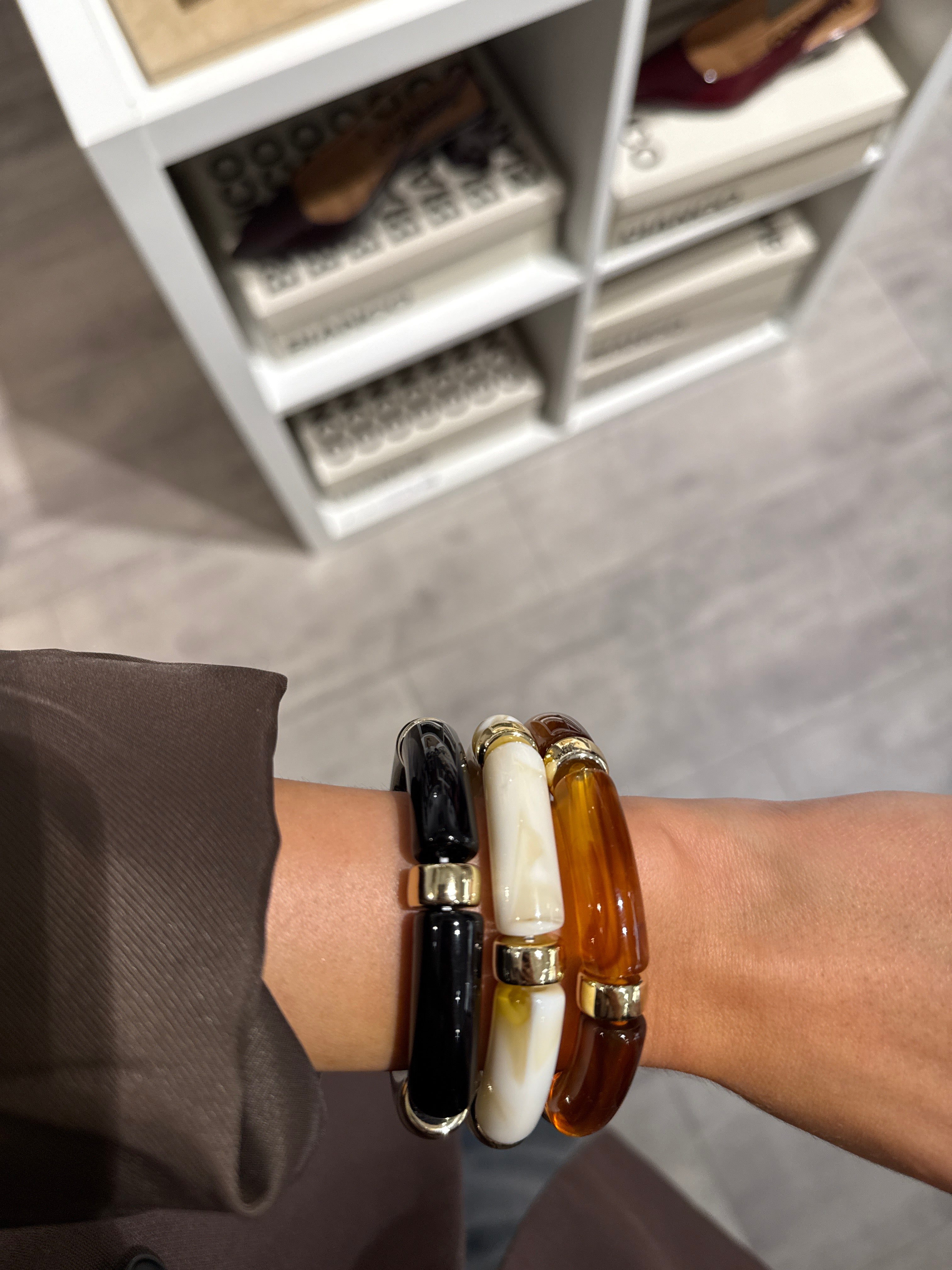 Resin elastic brown