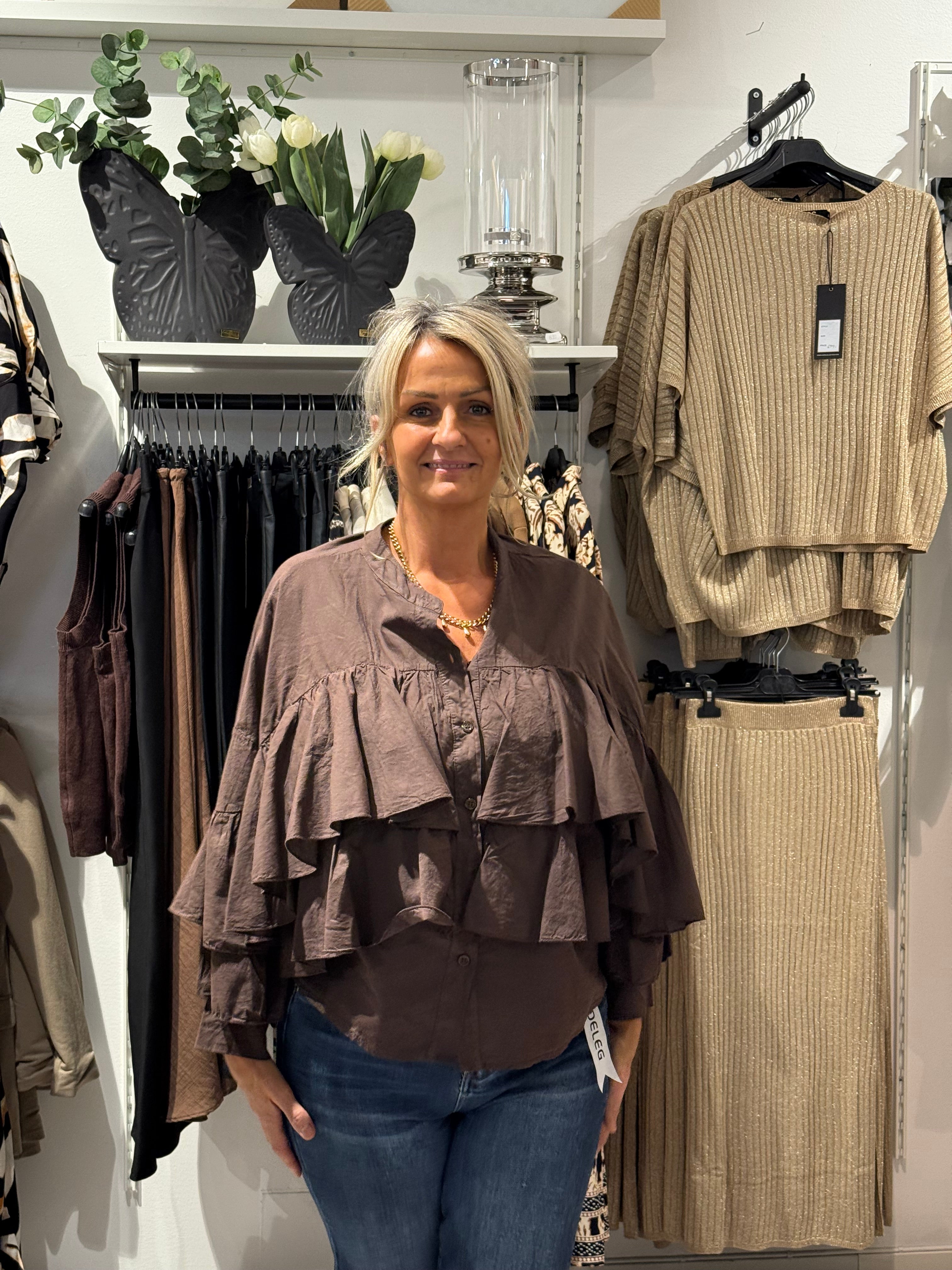 Volang blus brun