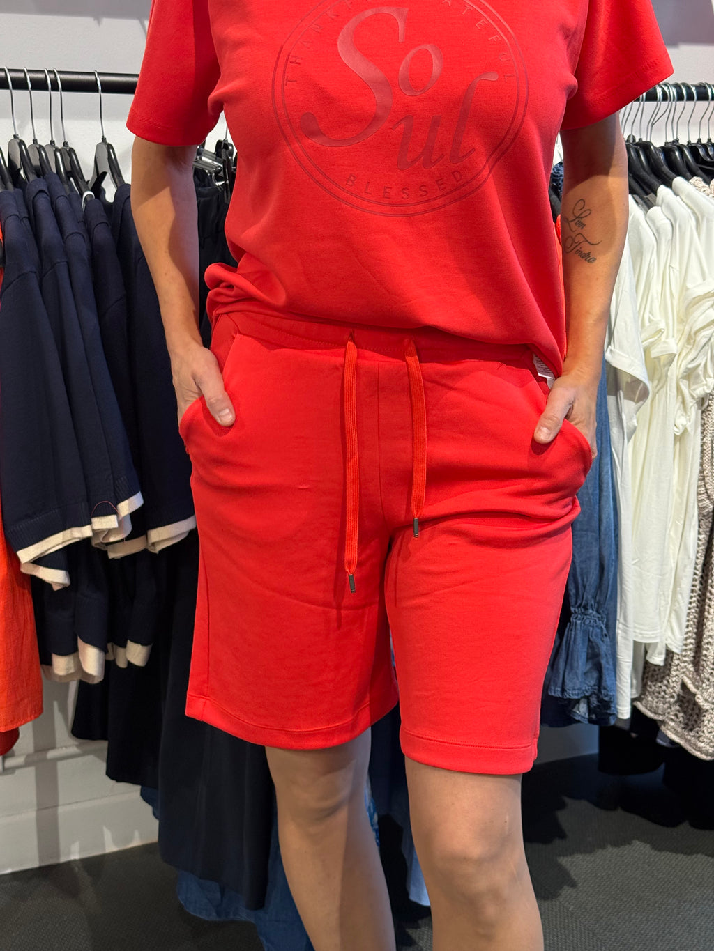 Banu shorts- korall röd