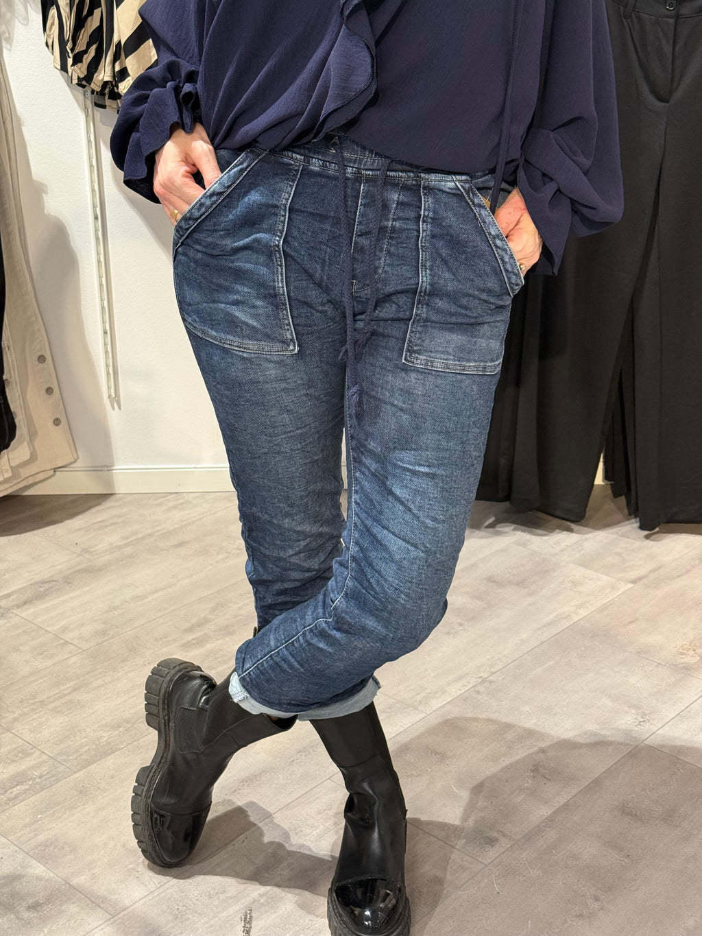 Magisk jeans byxa - mörkblå