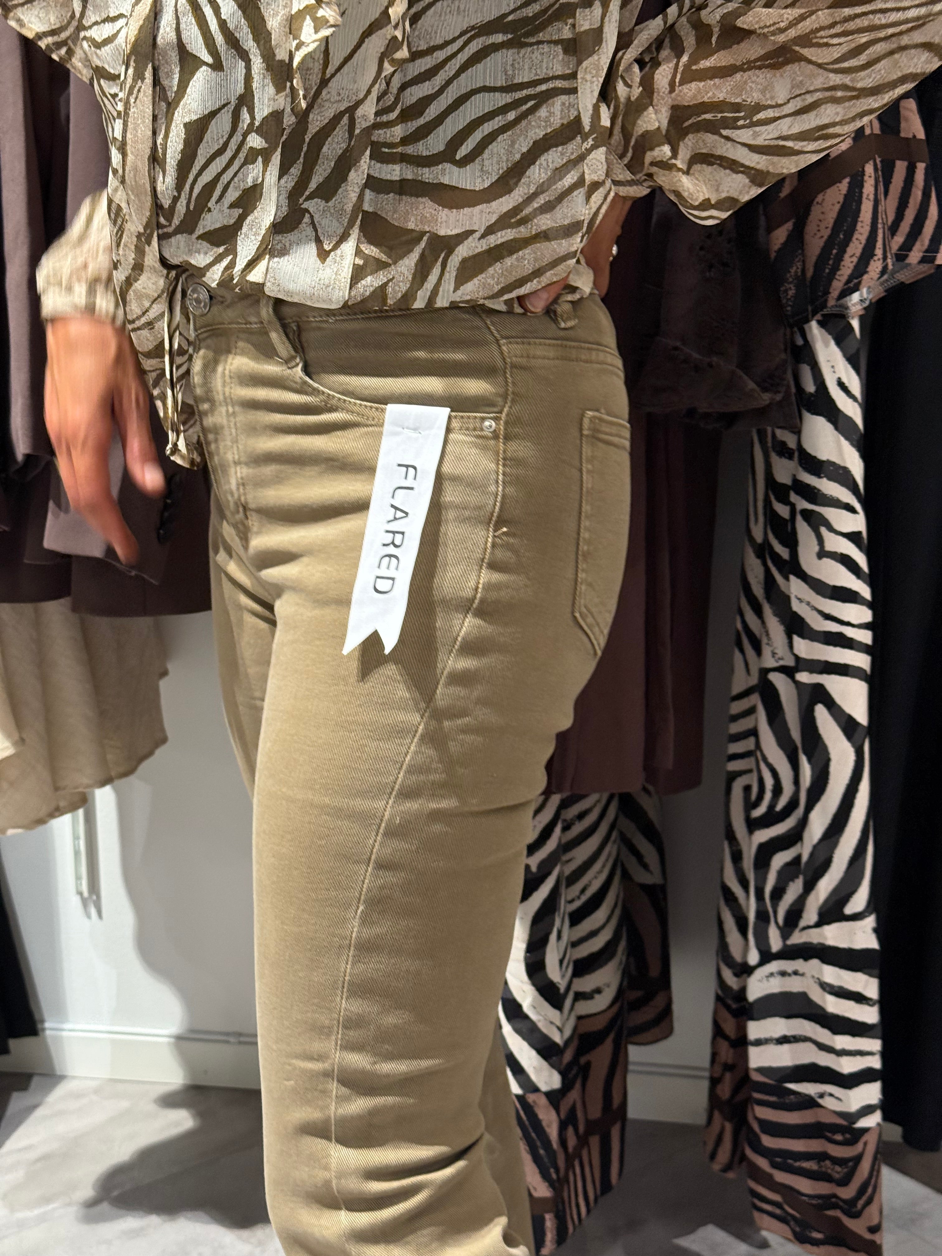 Flared jeans mörkbeige