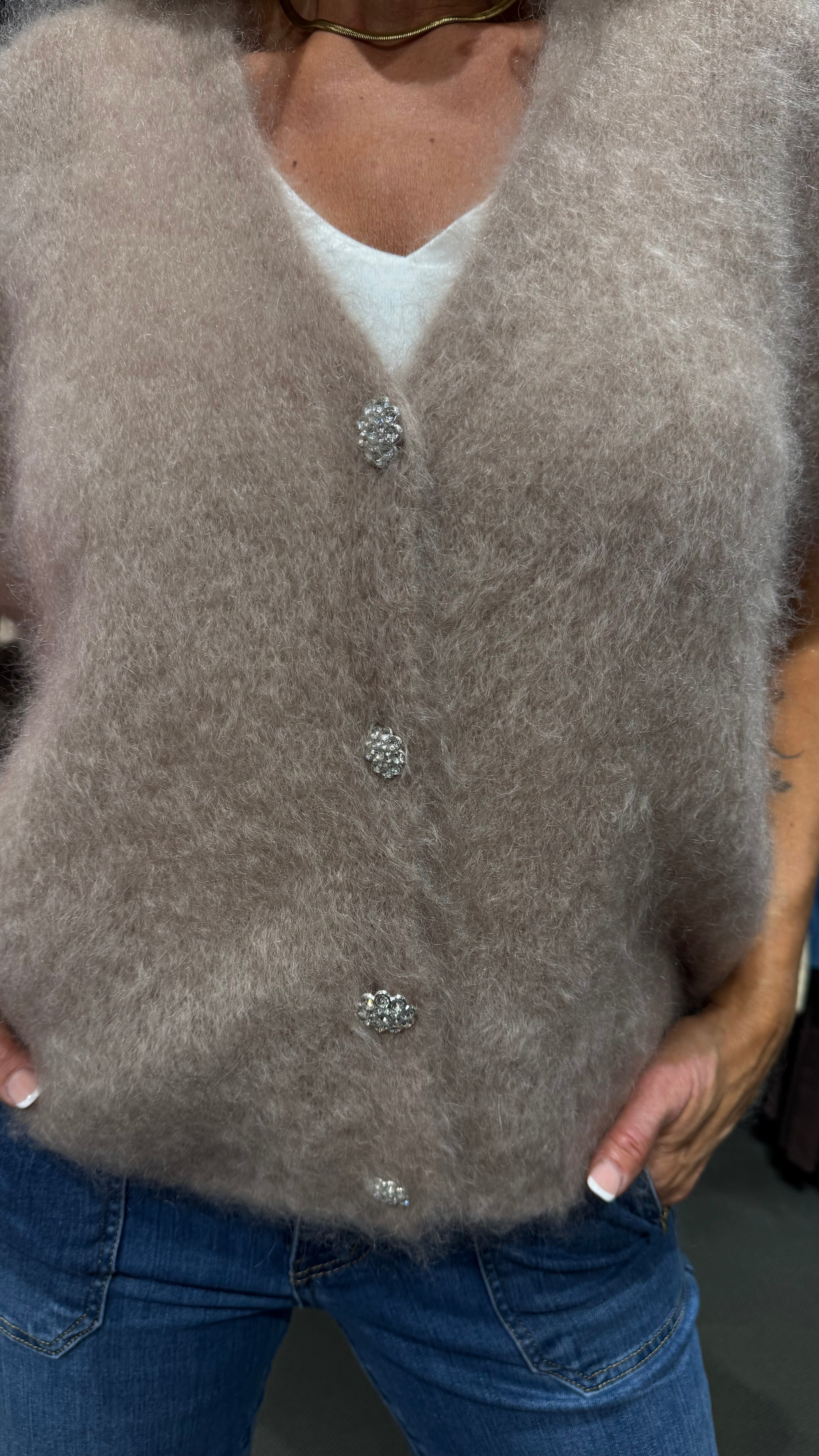 MOHAIR BUTTON VEST - BEIGE