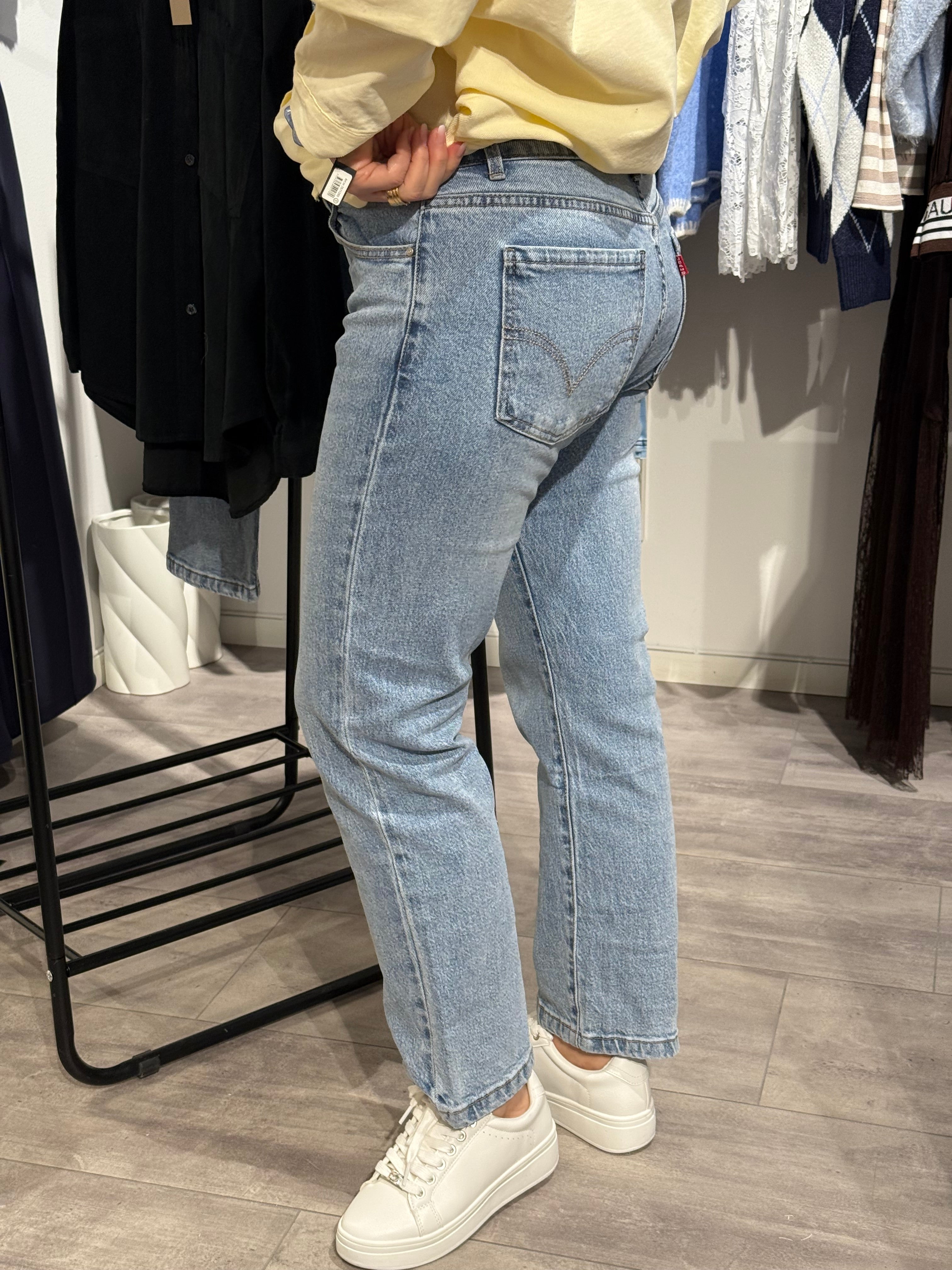 D- Style Straight jeans
