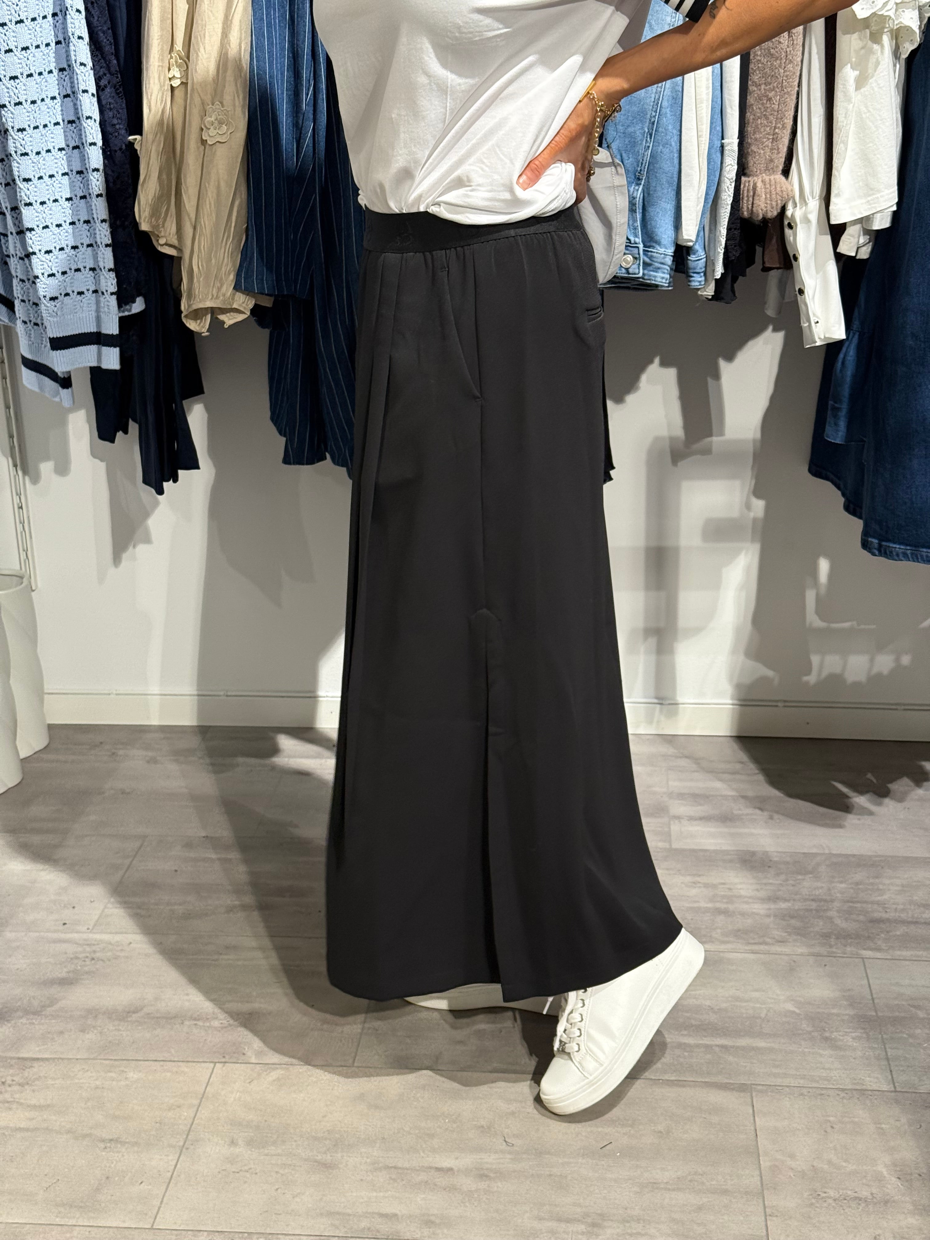Gozelinago Skirt - black