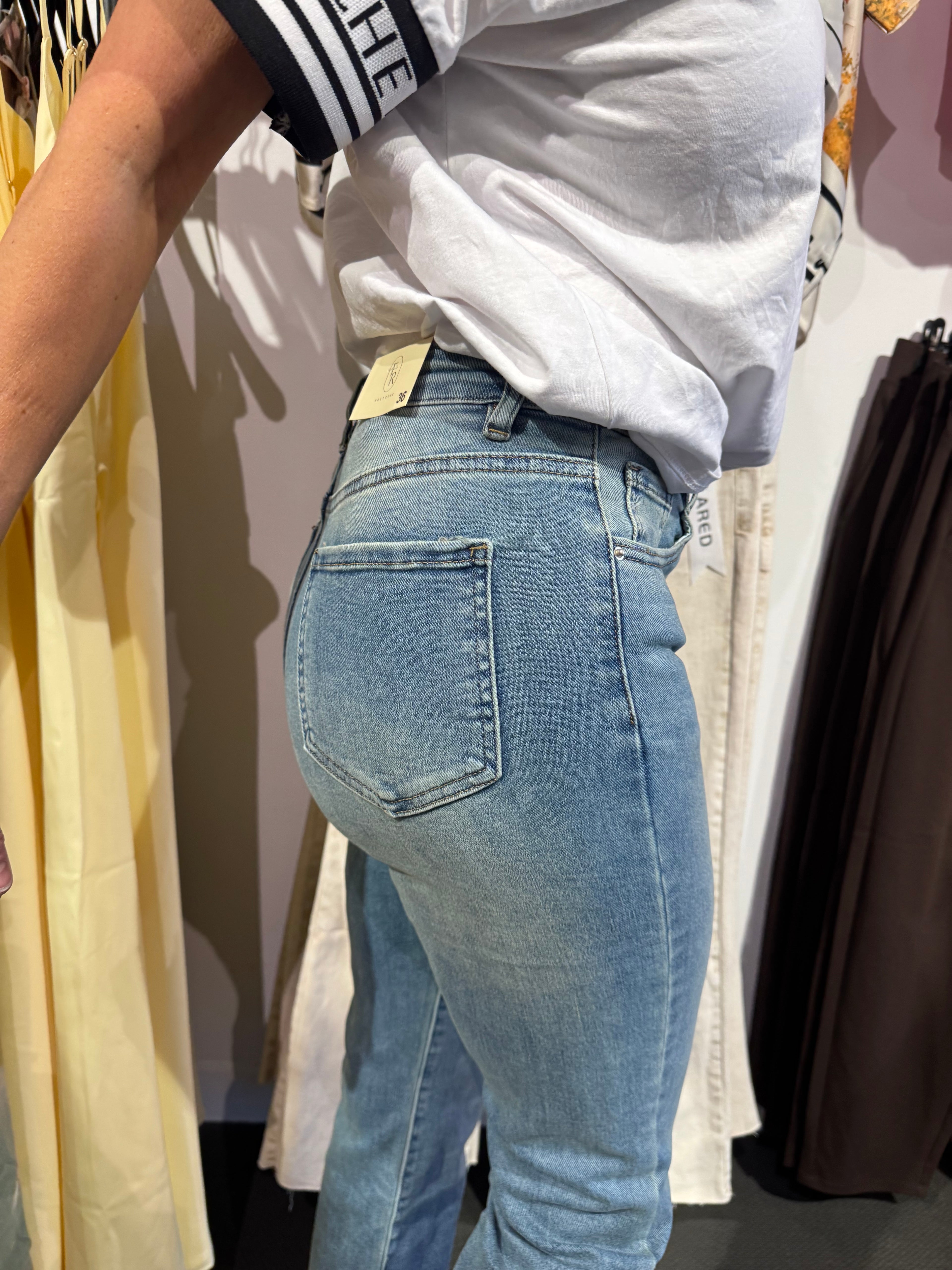 Flared jeans - dirty blue wash