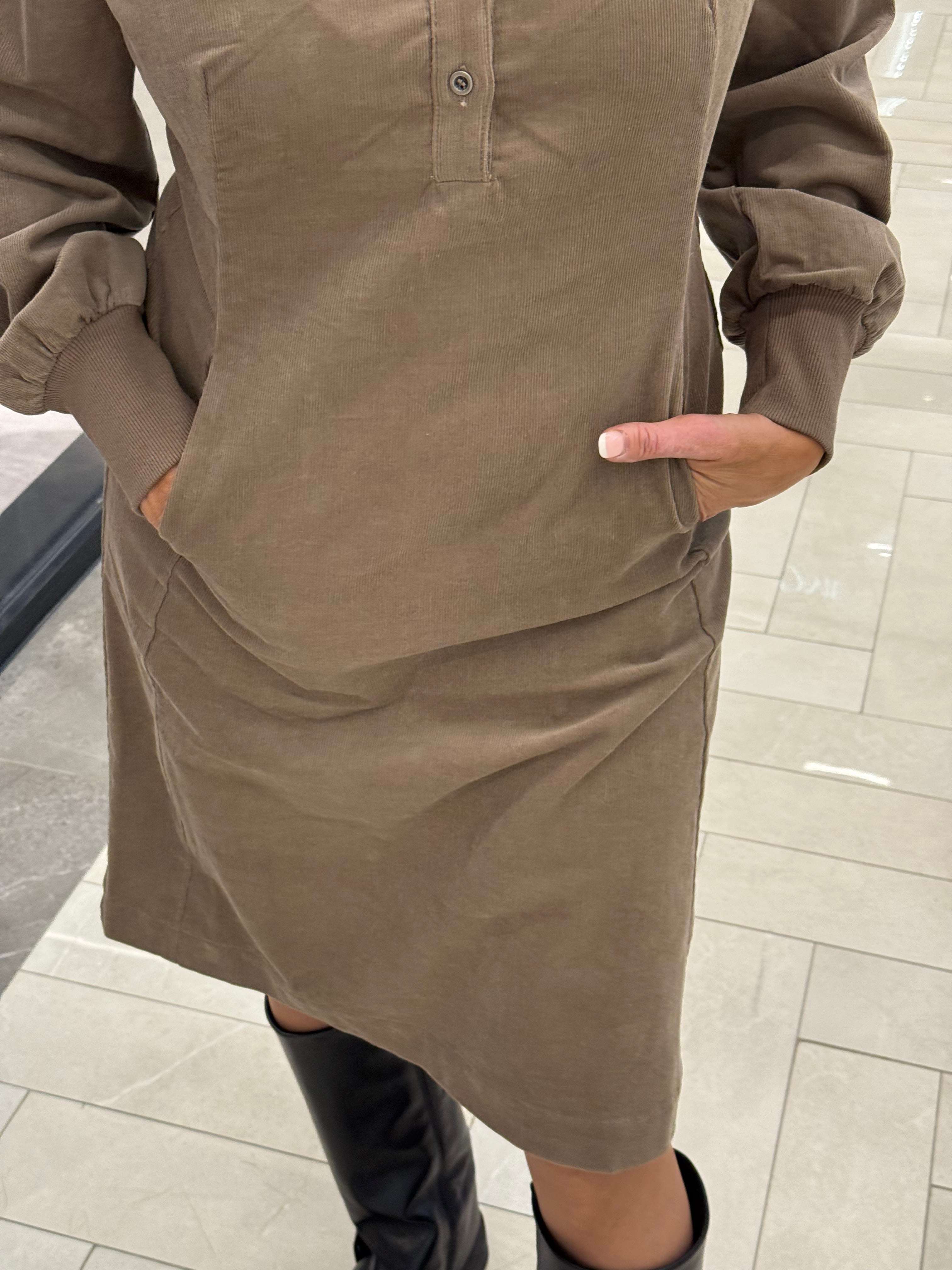 Manchester klänning Taupe
