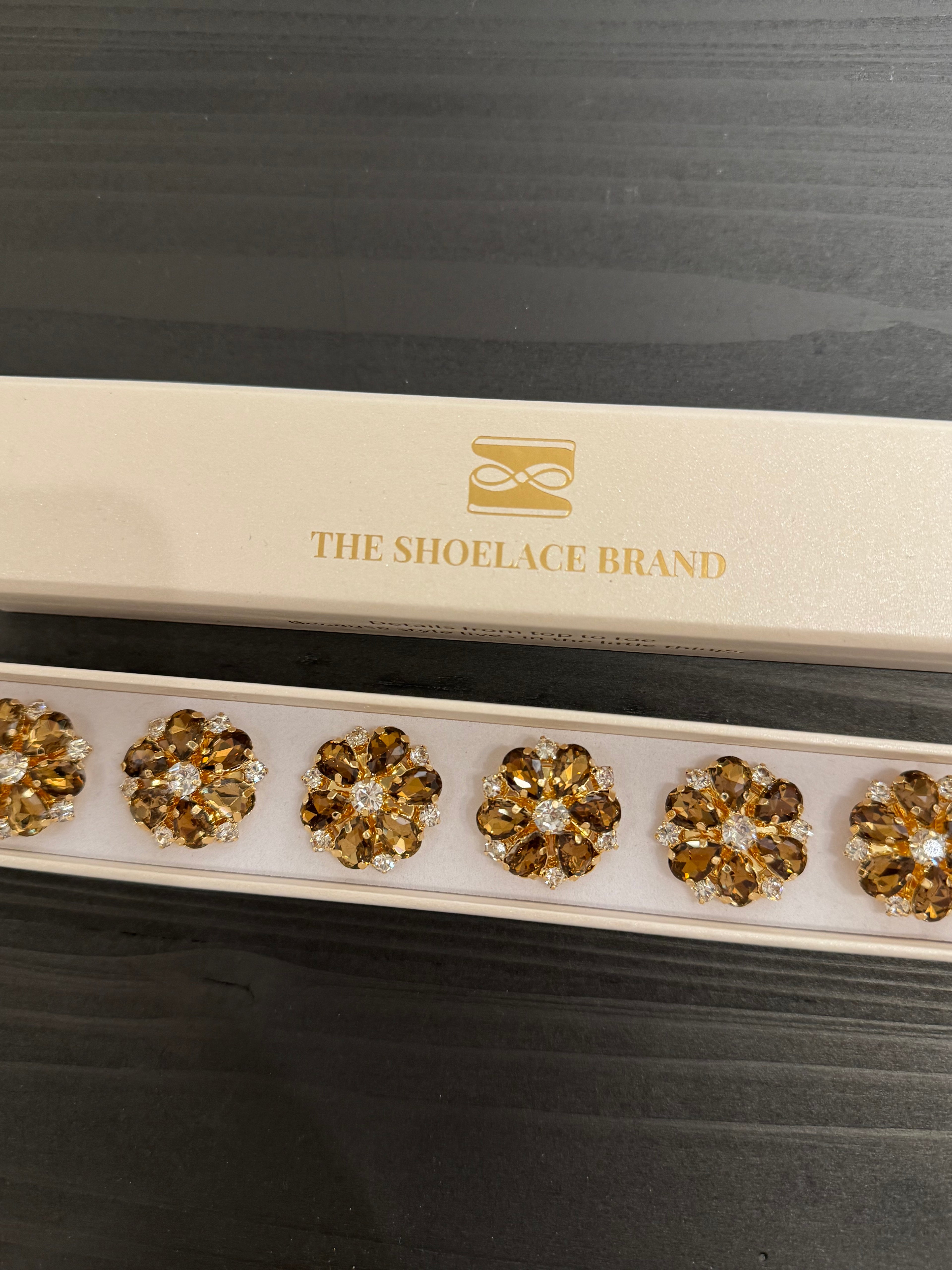 Skjortknapp- blomma brun/guld