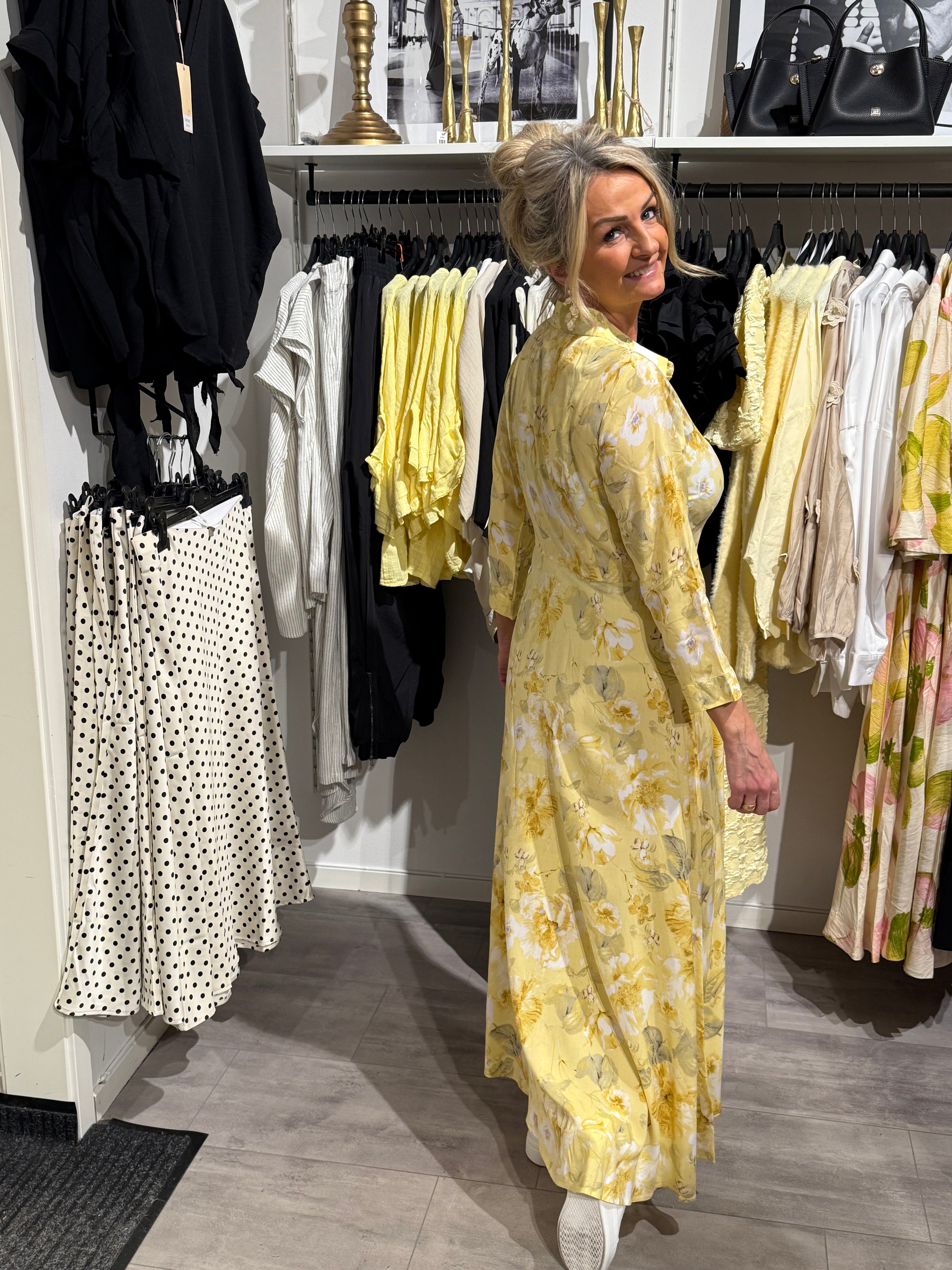 Savanna klänning- yellow flower