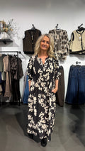 Ane V-Neck Dress