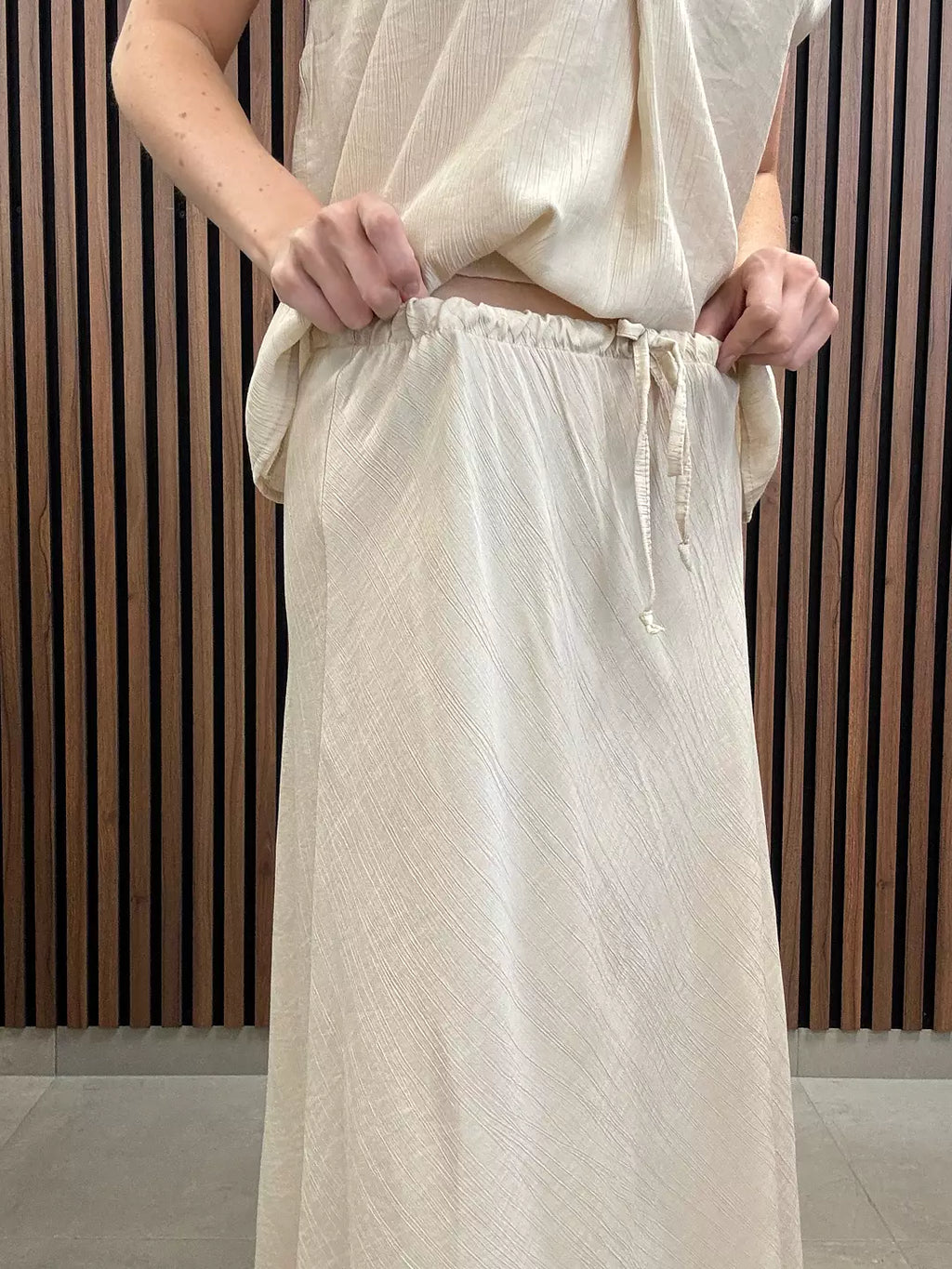 Tuli beige kjol