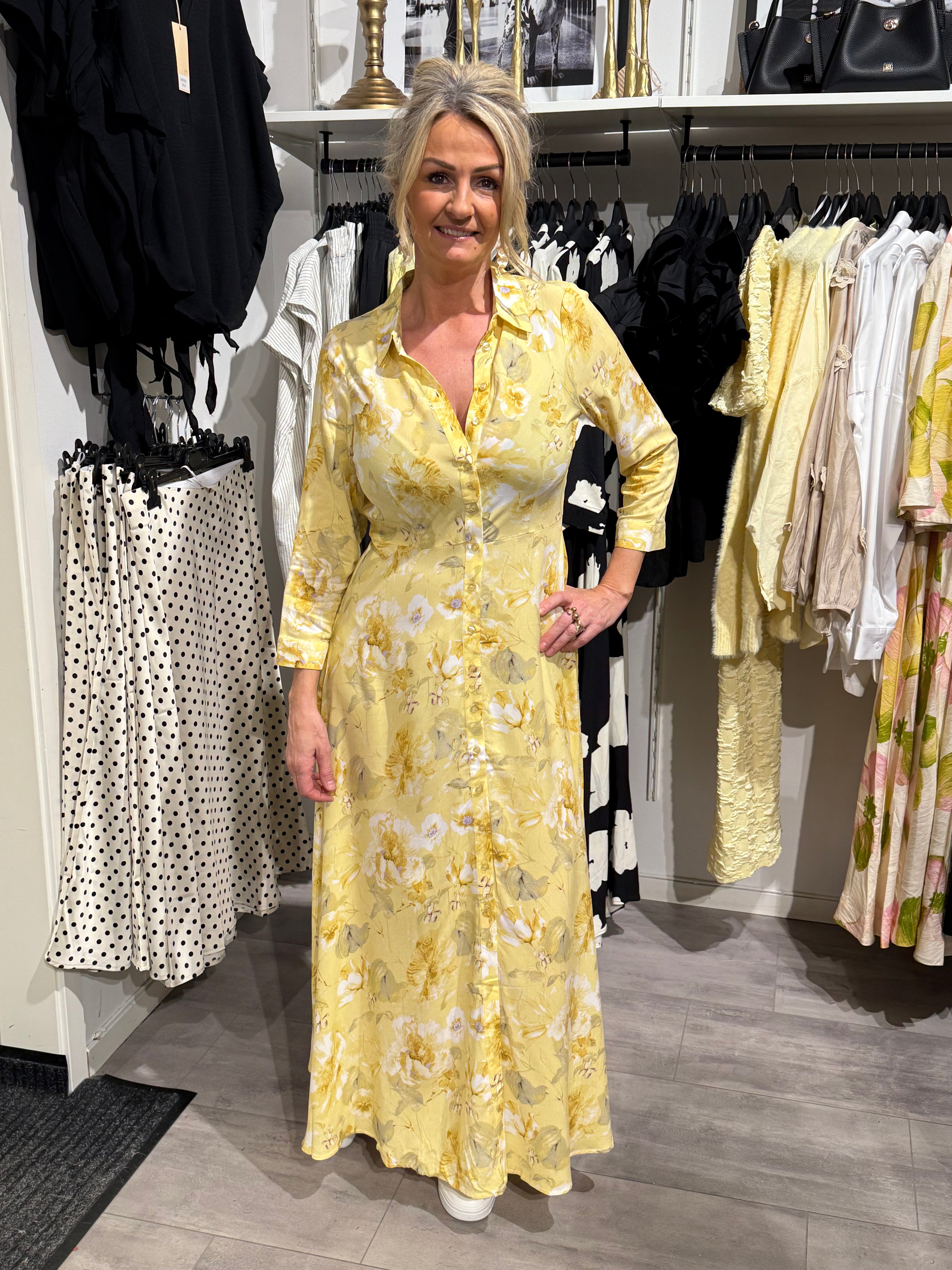 Savanna klänning- yellow flower
