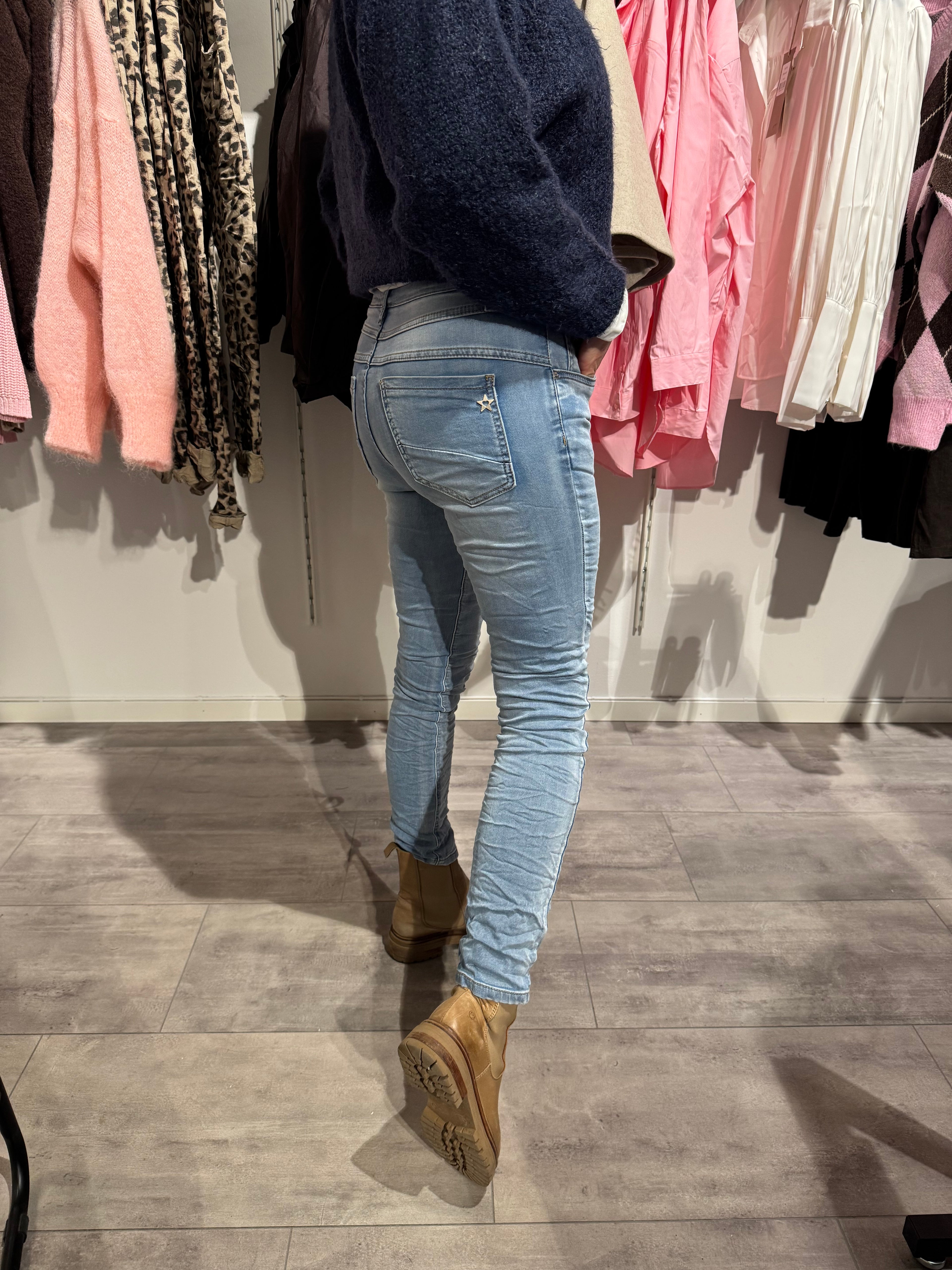 Mirakeljeans med knyt - ljusblå