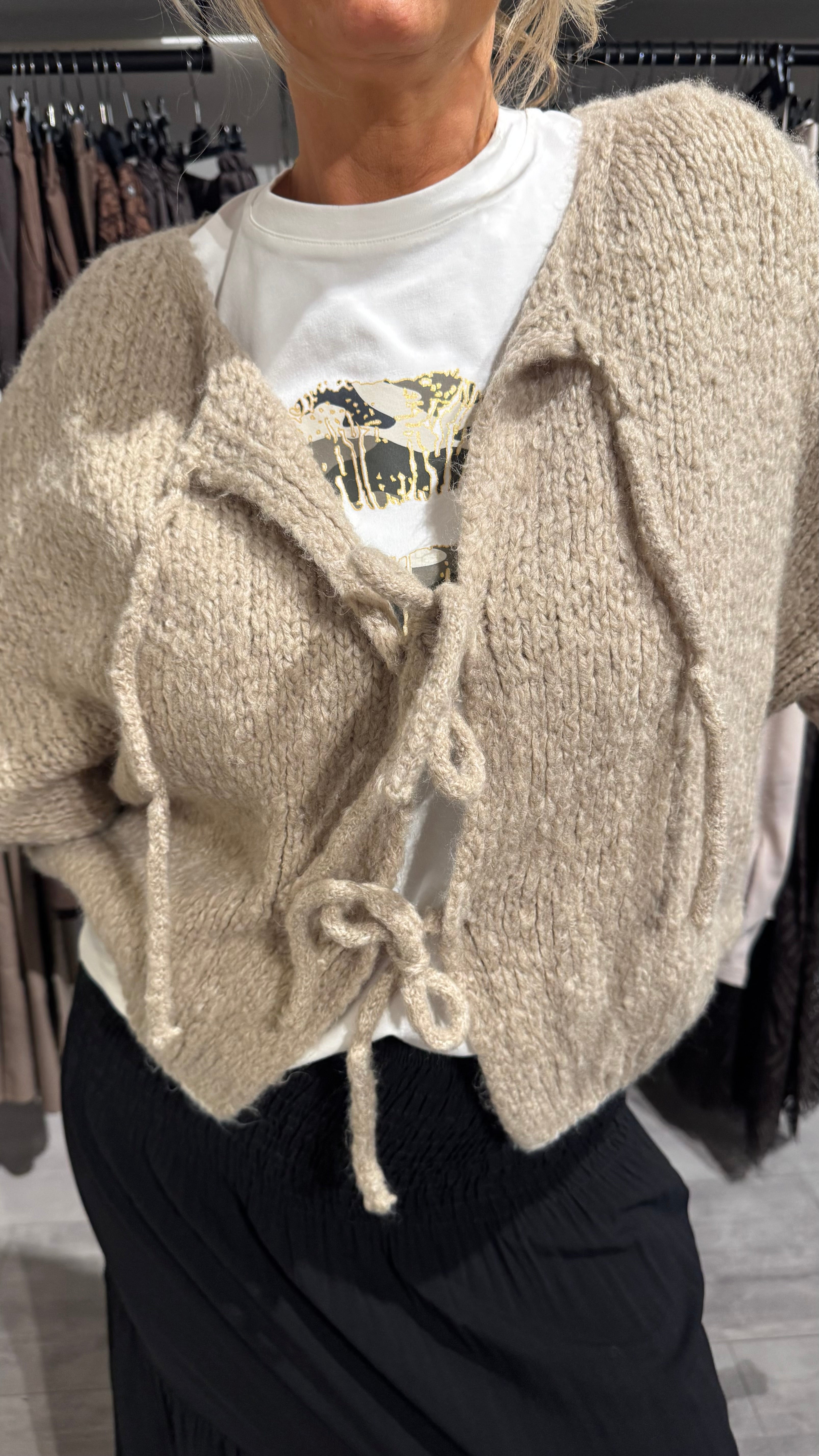 Kofta med knyt & volangärm - beige