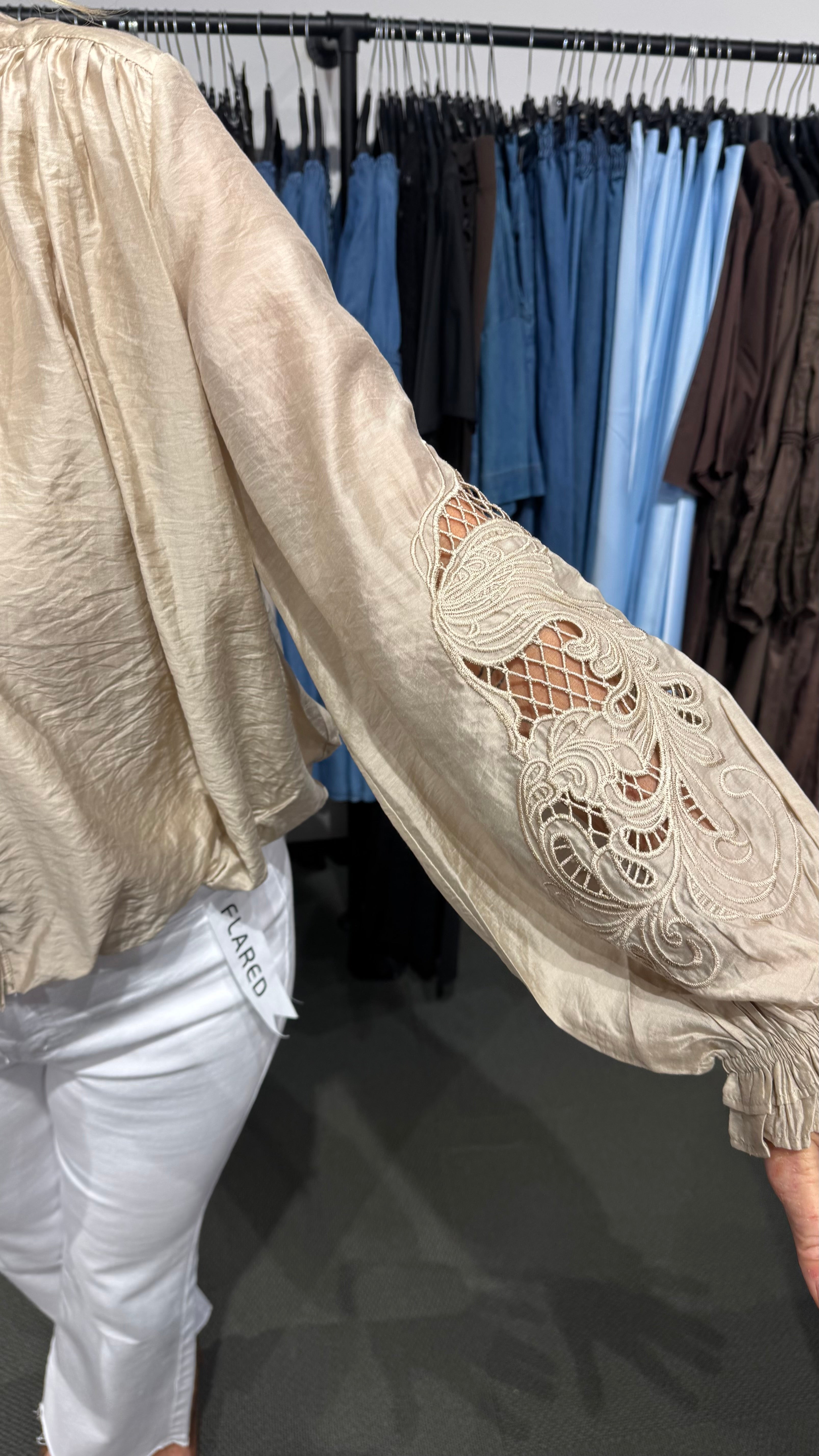CCdelin balloon shirt - beige