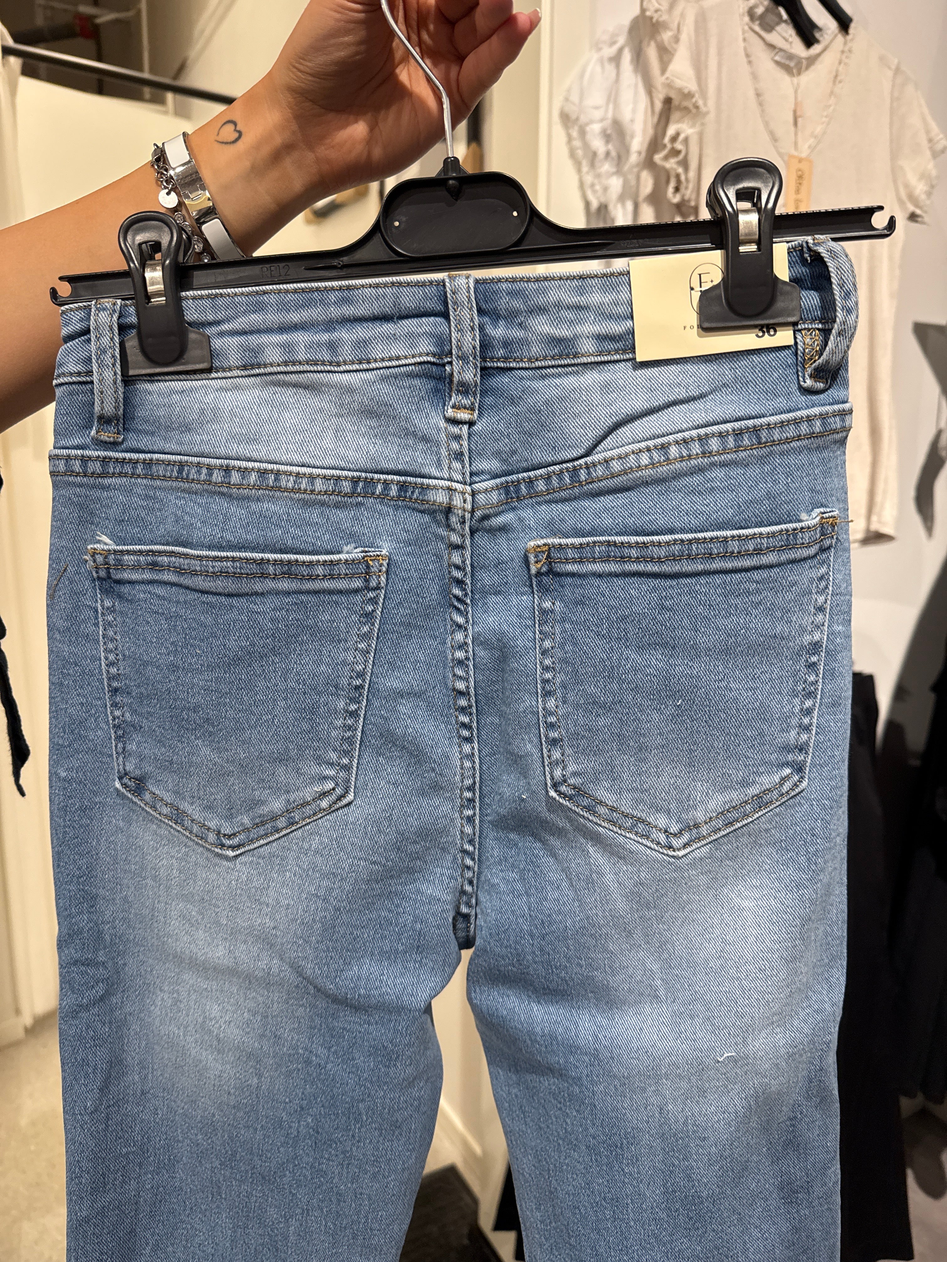 Jeans flared ljusblå