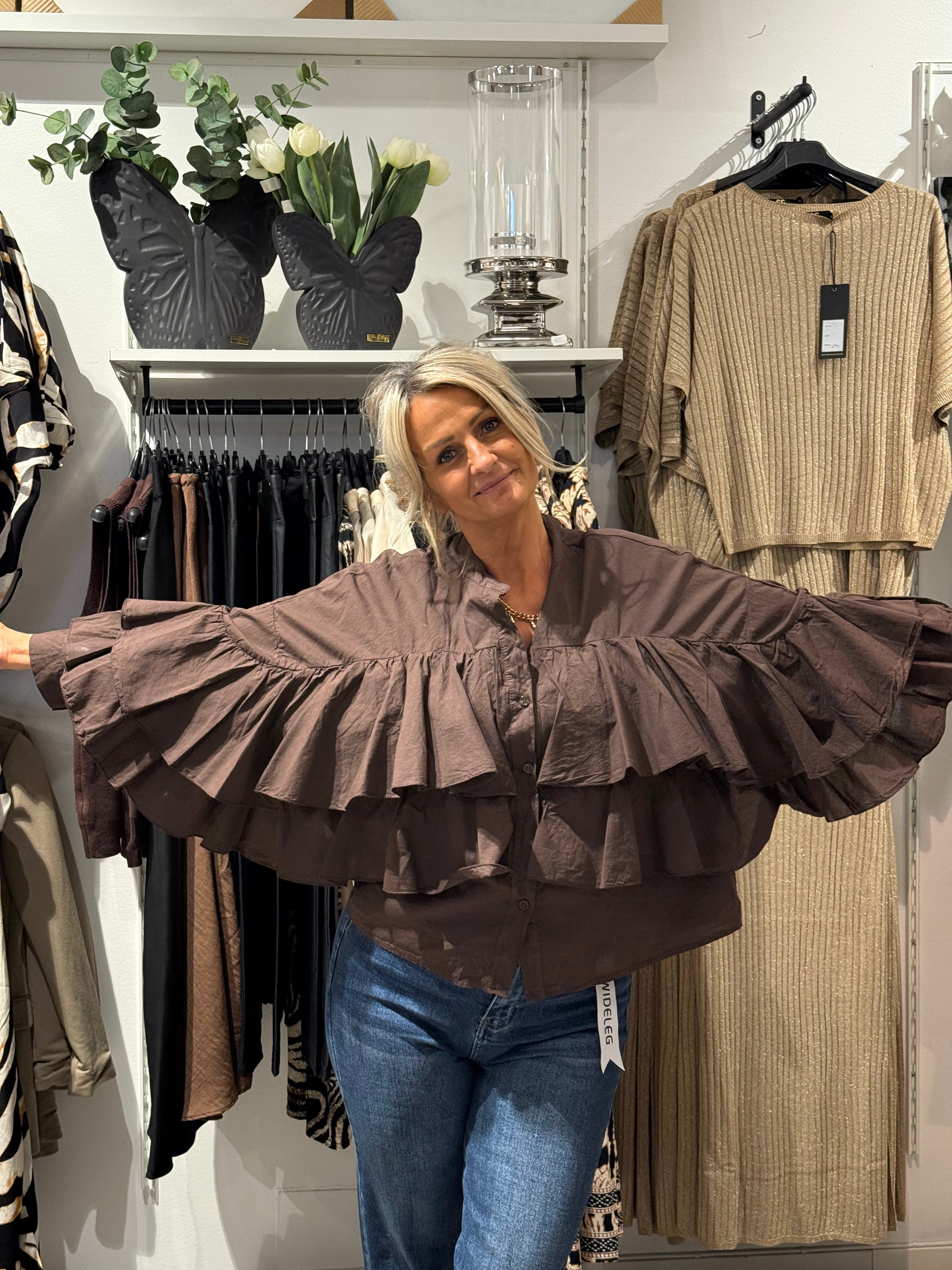 Volang blus brun