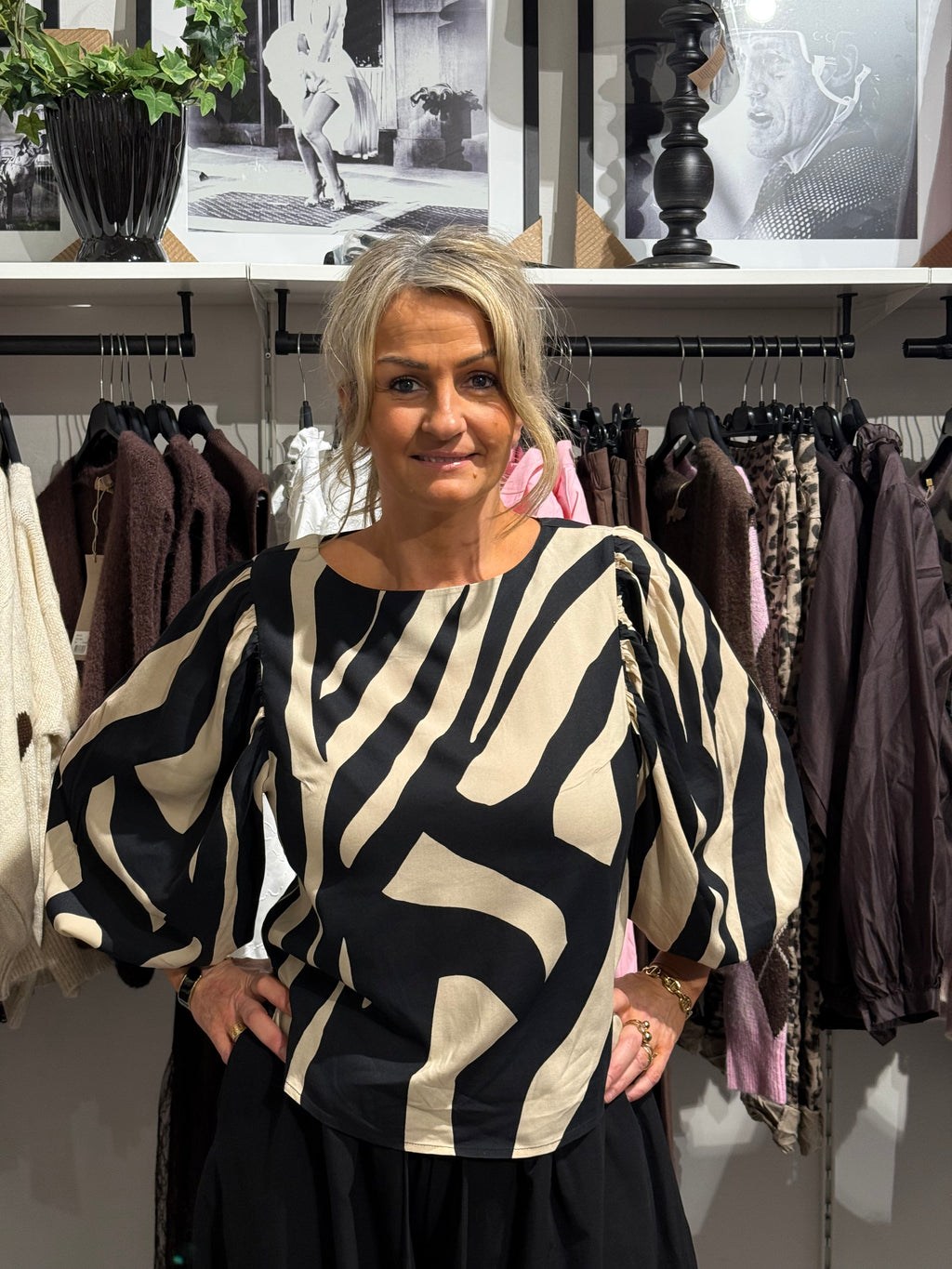 TATUM BLOUSE DESERT SAND/BLACK