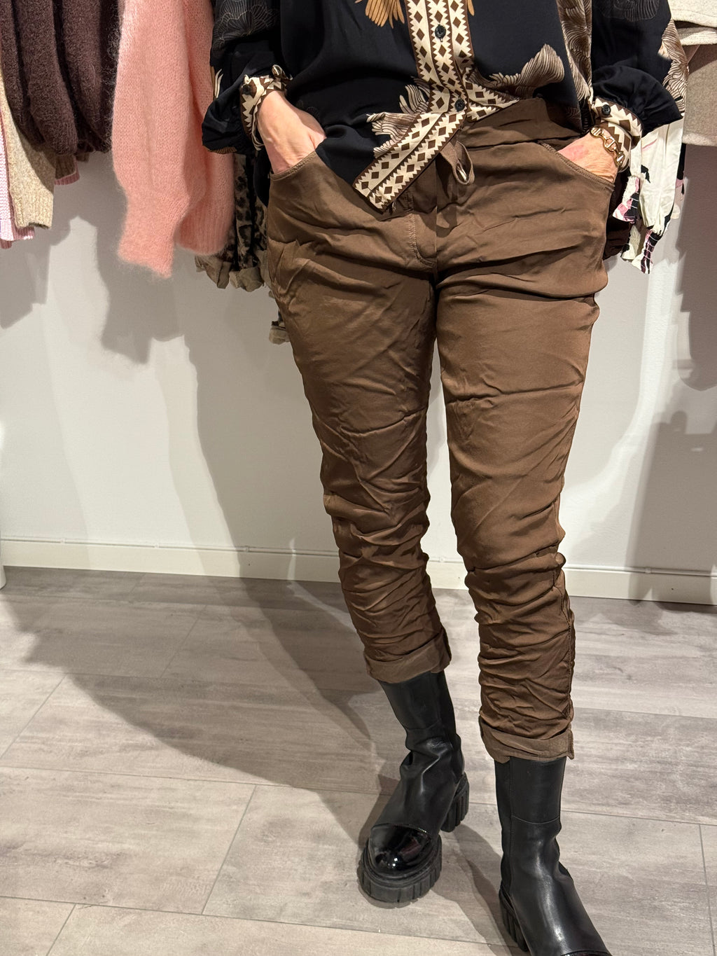 Miracle pants, glossy brown