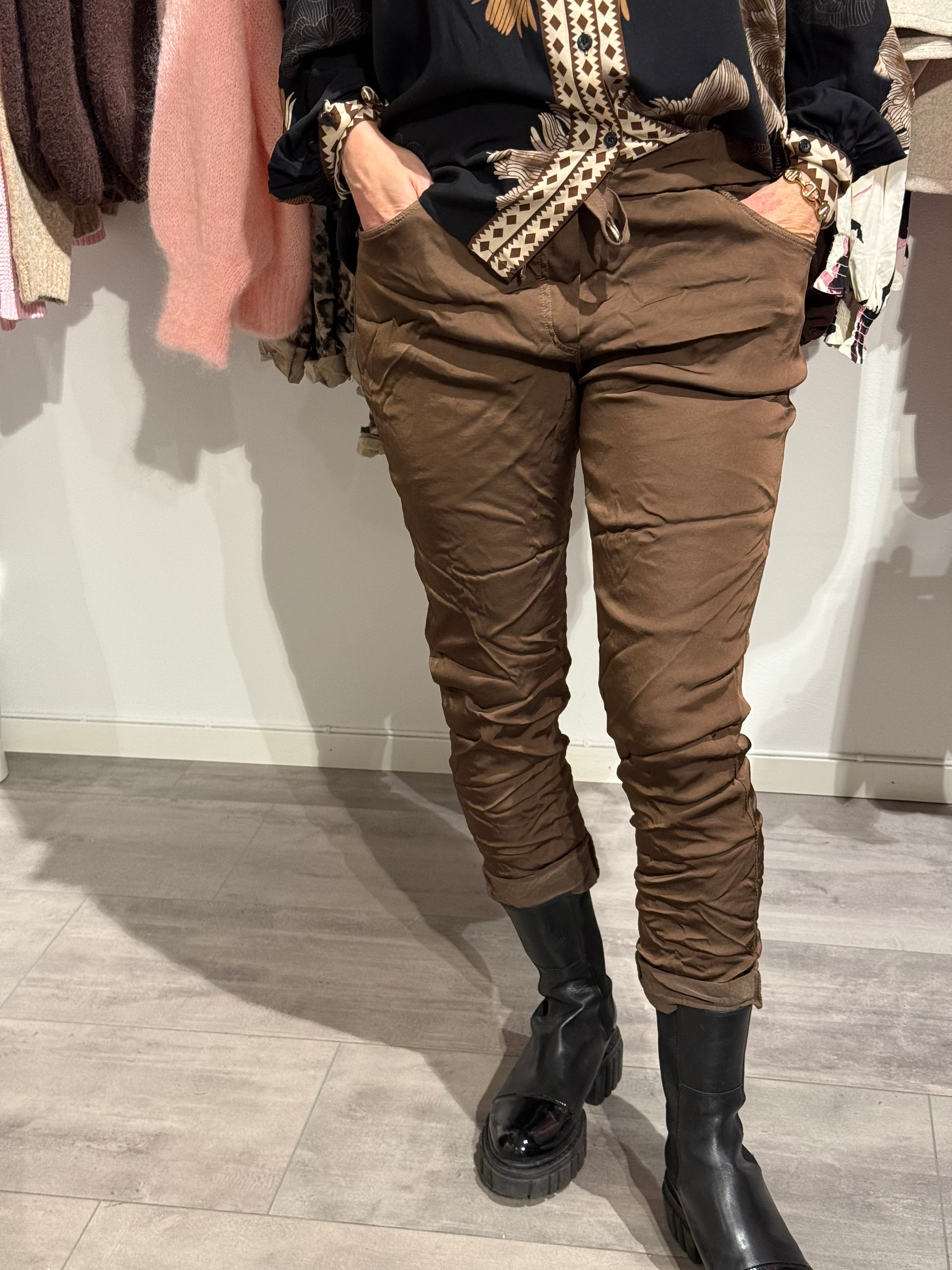 Miracle pants, glossy brown