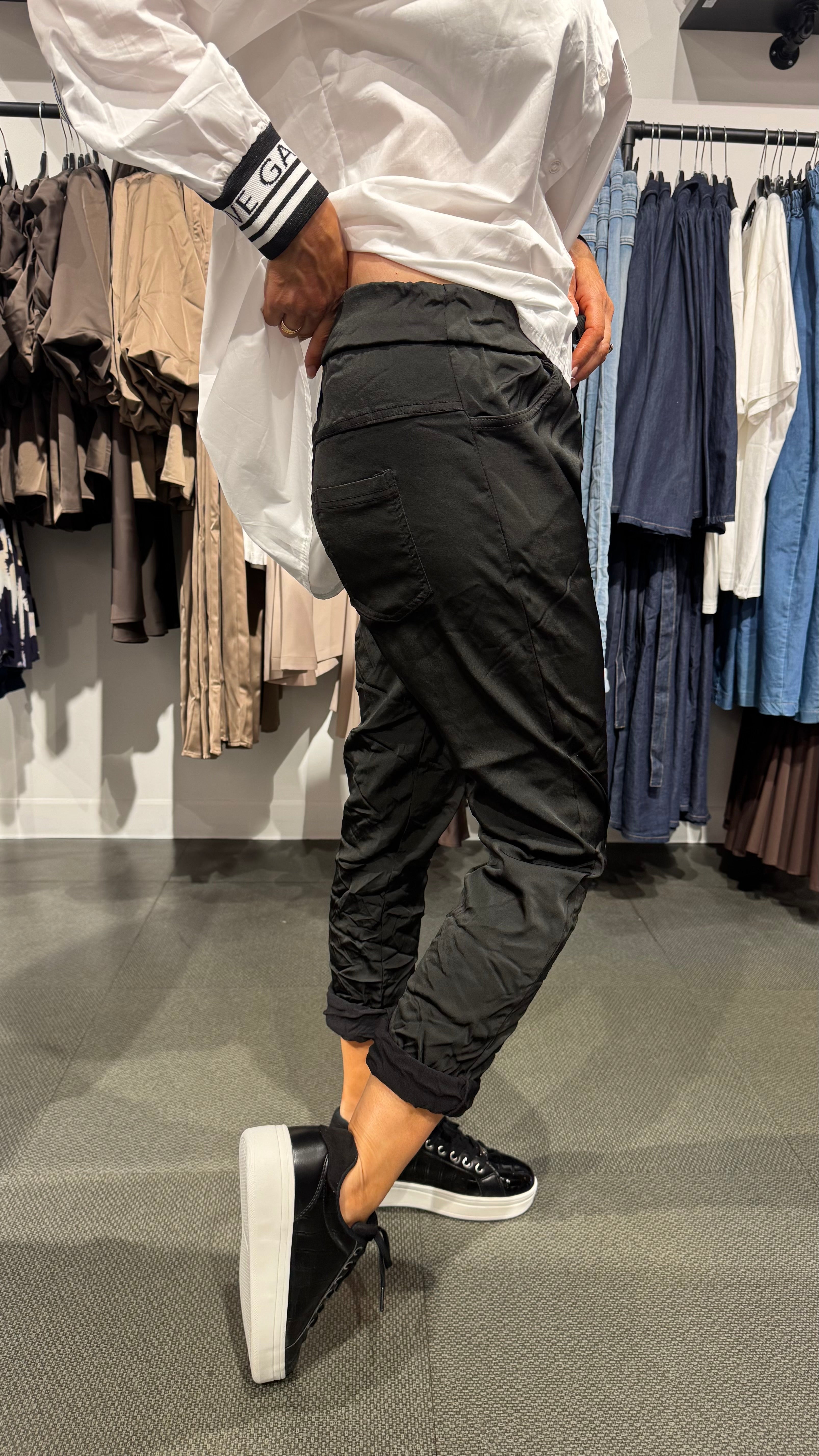 Glossy pant Ilma - black