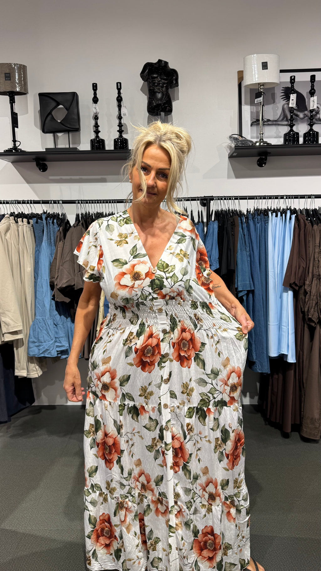 Klänning med blommor - orange