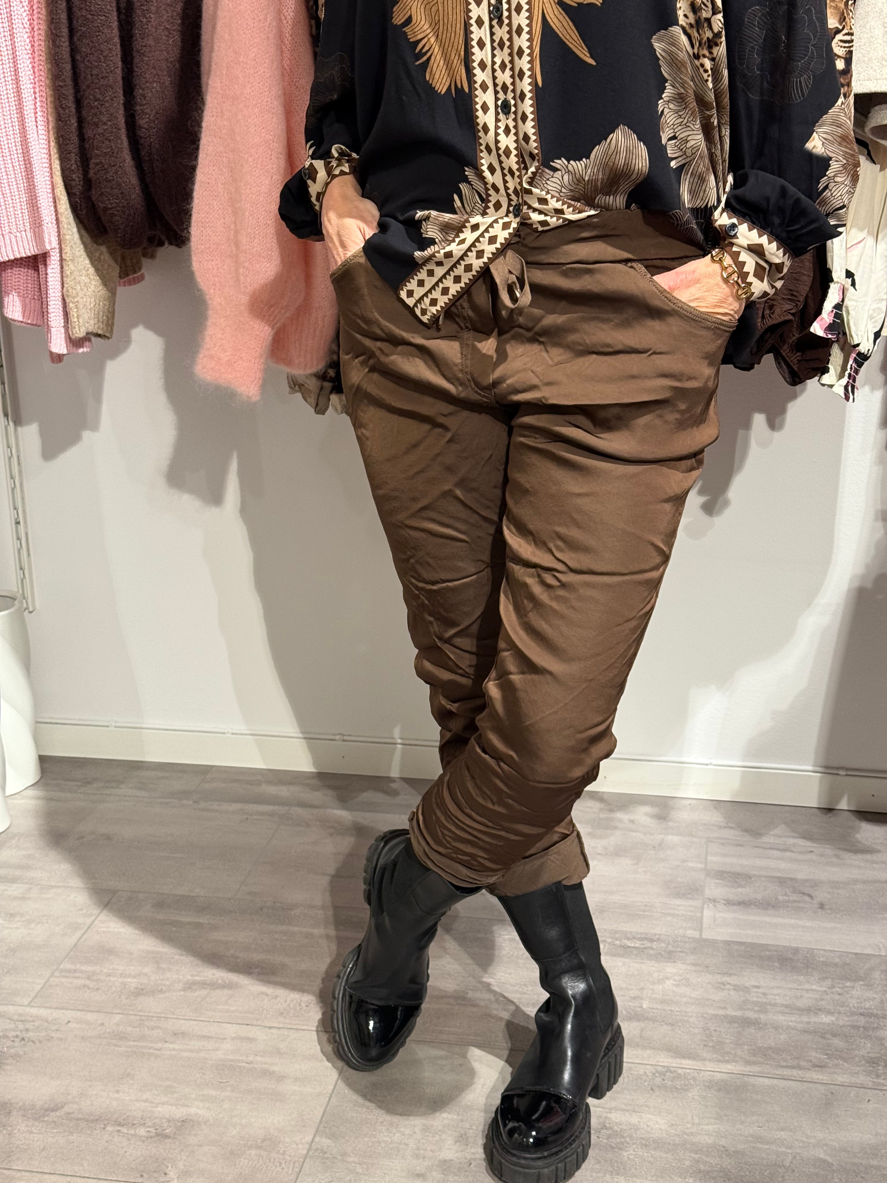 Miracle pants, glossy brown