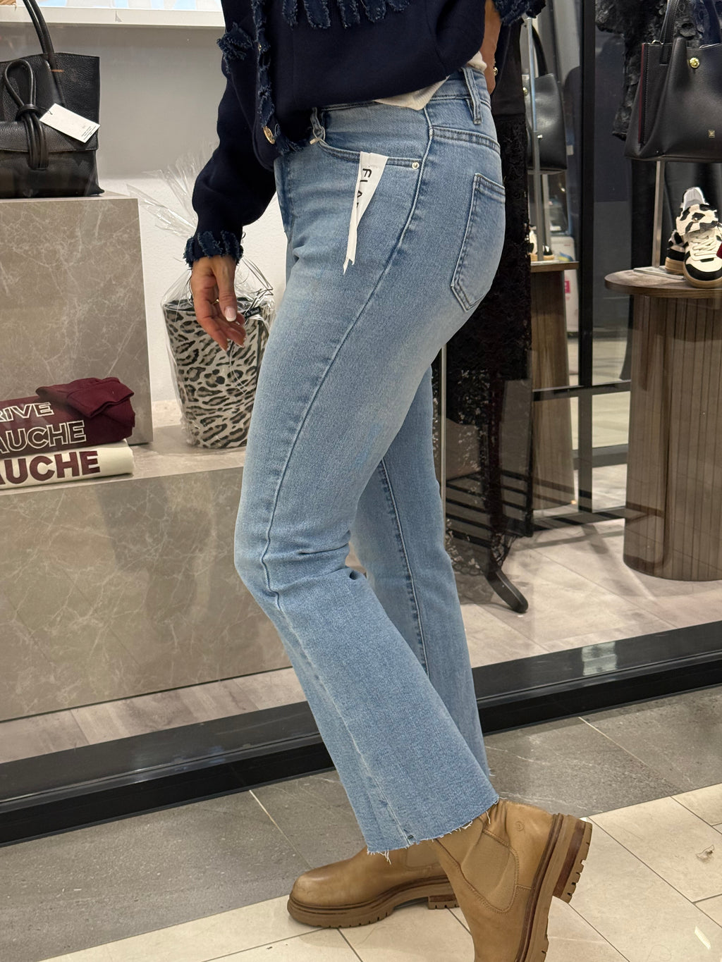 Flared jeans- ljus tvätt