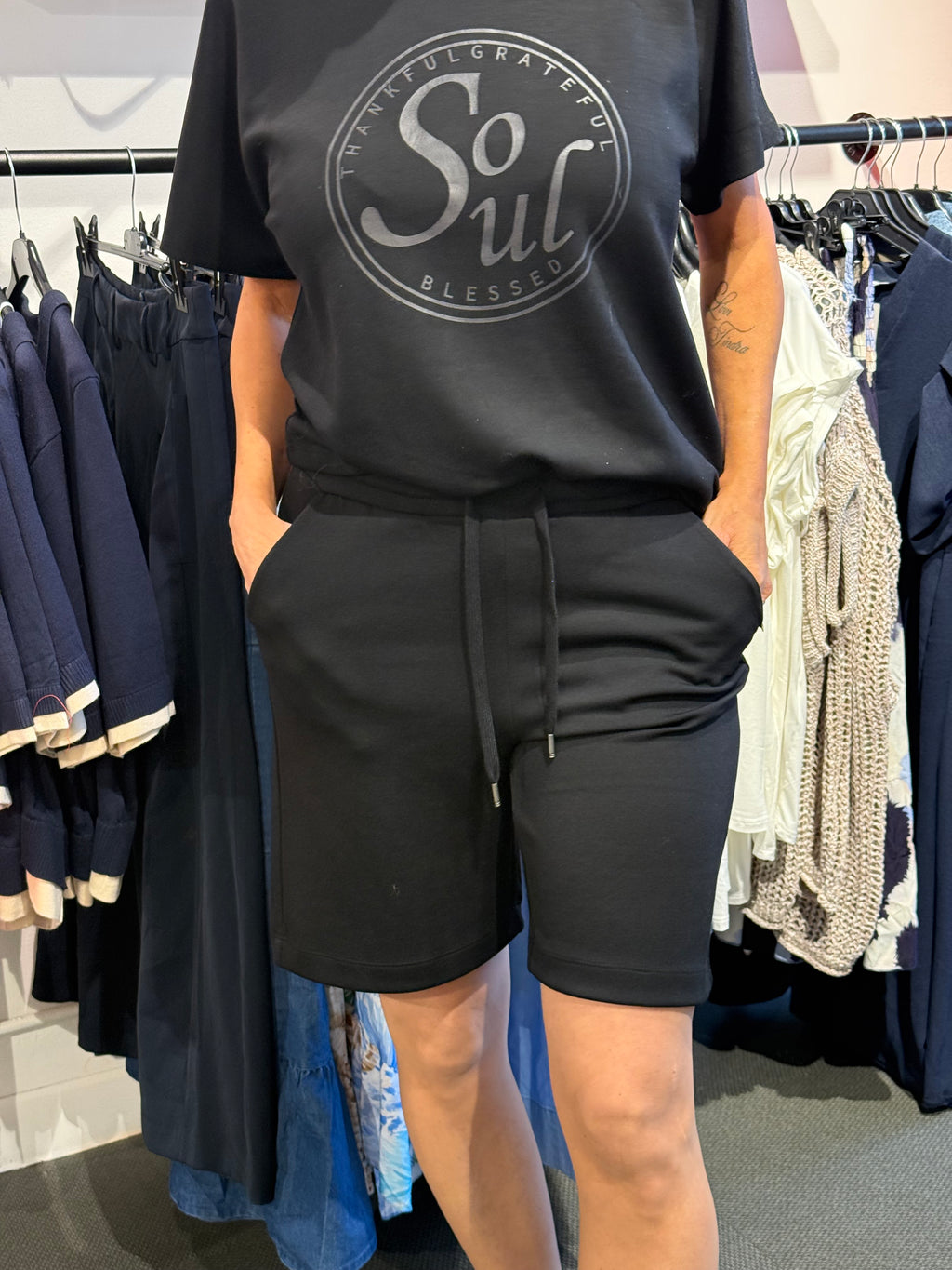 Banu shorts- svart